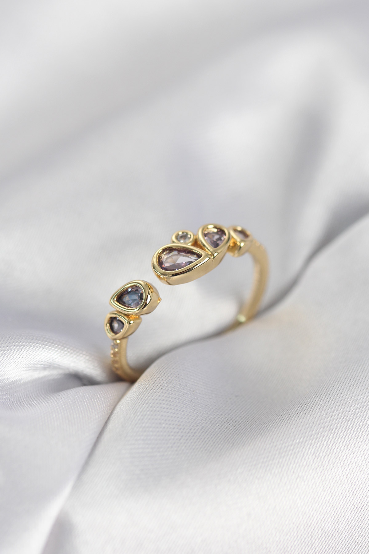 Gold Renk Mor Damla Zirkon Taşlı Kadın Yüzük - Lisinya Gold Renk Mor Damla Zirkon Taşlı Kadın Yüzük - Lisinya