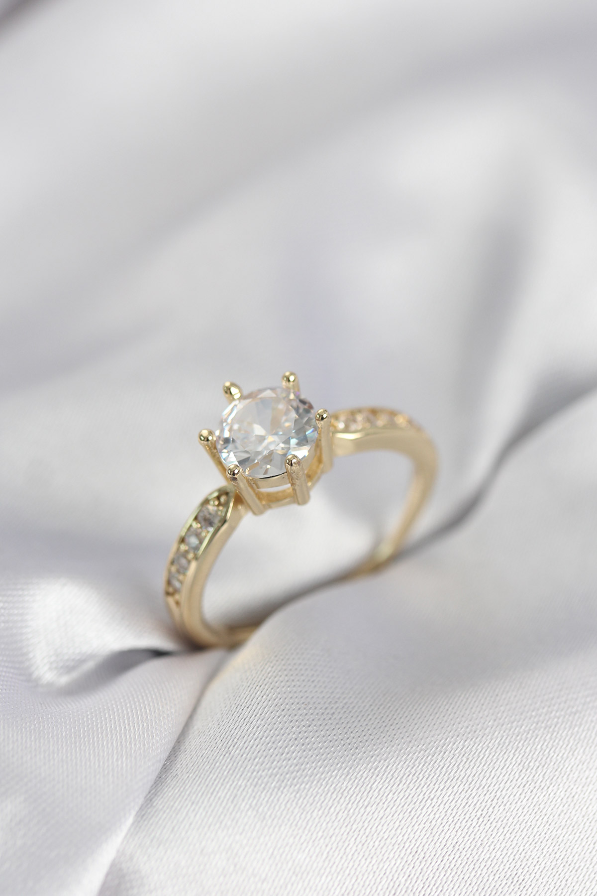 Zirkon Taşlı Tek Taş Model Gold Renk Kadın Yüzük - Lisinya