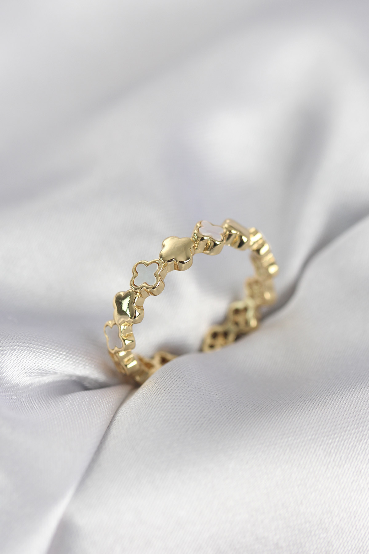 Gold Renk Sedefli Yonca Model Kadın Yüzük - Lisinya