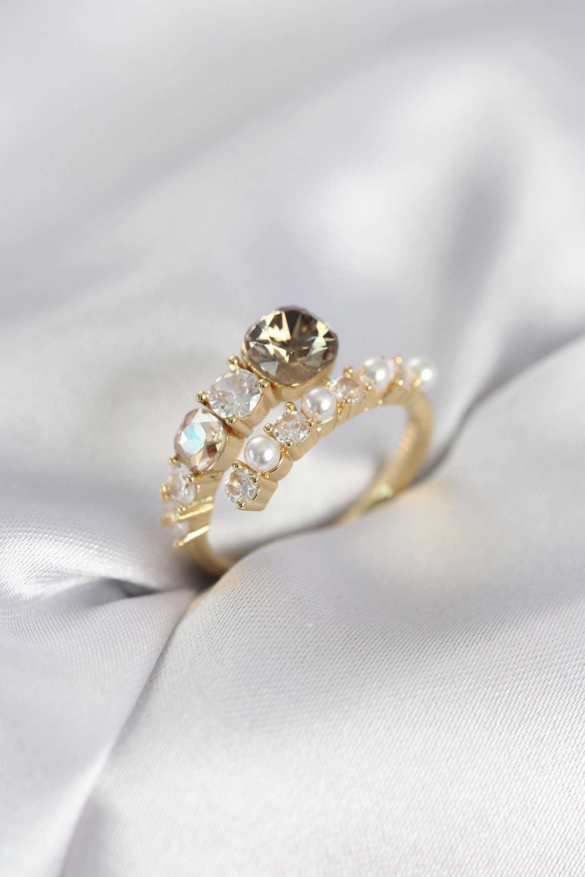 Gold Renk Pirinç Zirkon Taşlı İncili Kadın Yüzük - Lisinya Gold Renk Pirinç Zirkon Taşlı İncili Kadın Yüzük - Lisinya