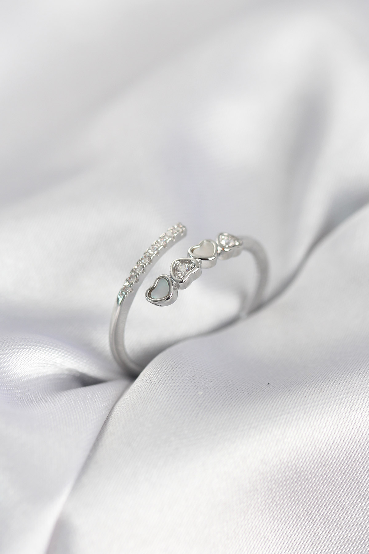 Gümüş Renk Zirkon Taşlı Minimal Kalp Model Kadın Yüzük - Lisinya