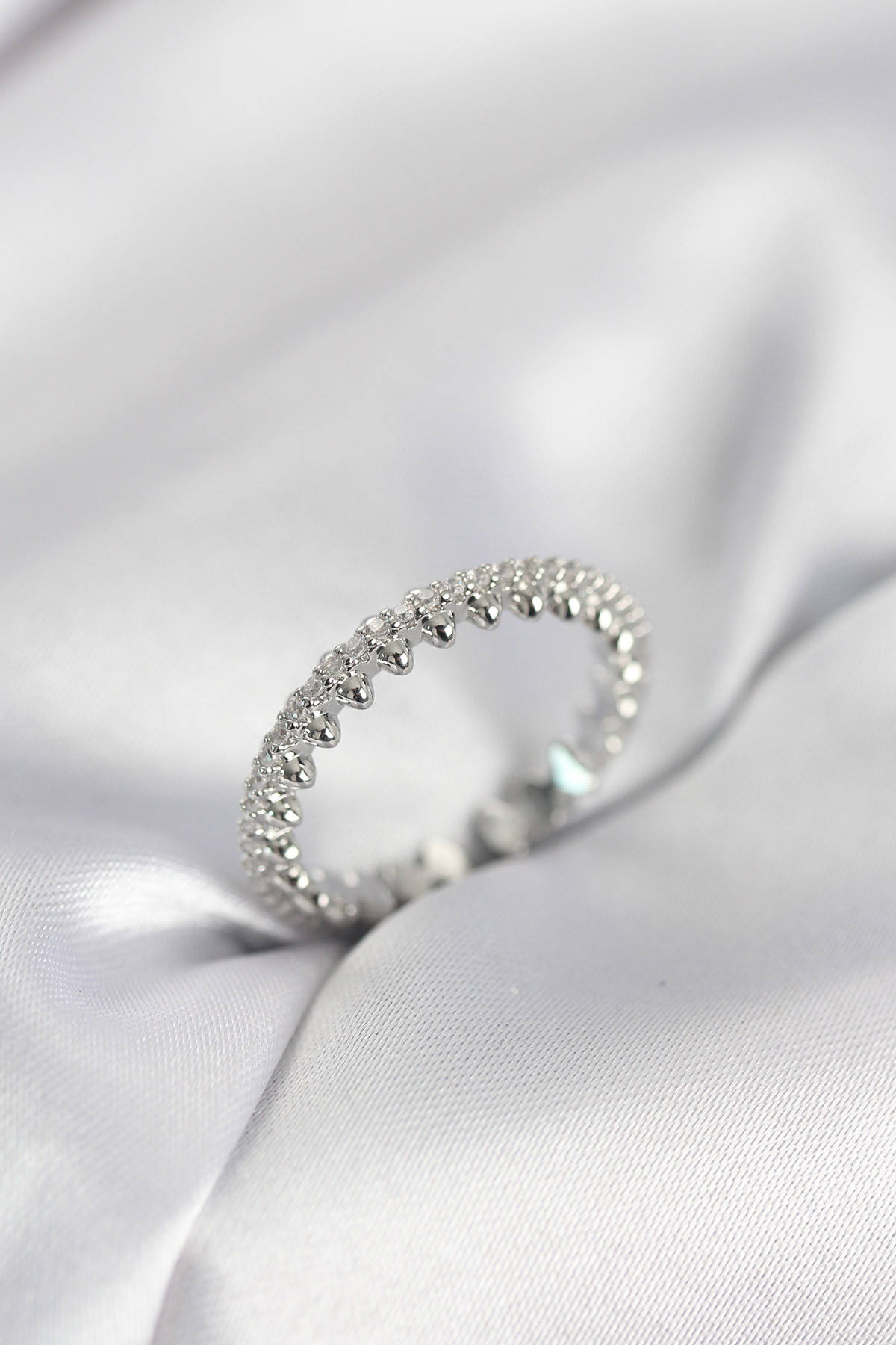 Gümüş Renk Sıralı Zirkon Taşlı Model Kadın Yüzük - Lisinya