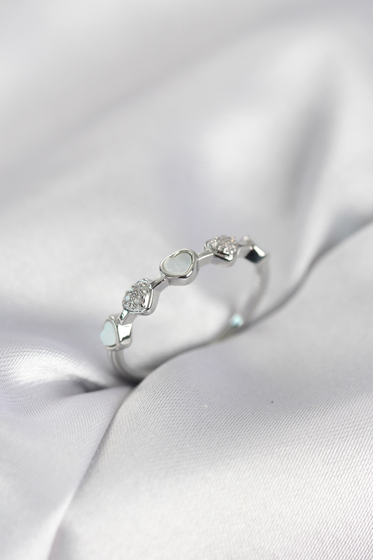 Gümüş Renk Minimal Kalp Model Zirkon Taşlı Pirinç Kadın Yüzük - Lisinya