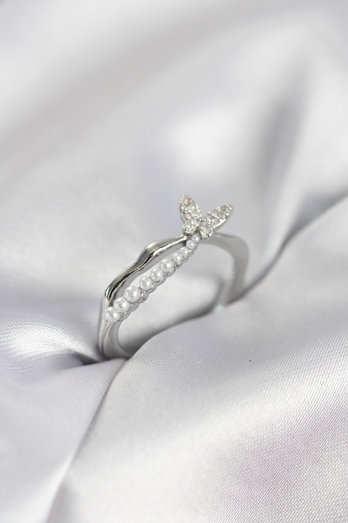 Gümüş Renk Kuyruklu Kelebek Model İncili Kadın Yüzük - Lisinya