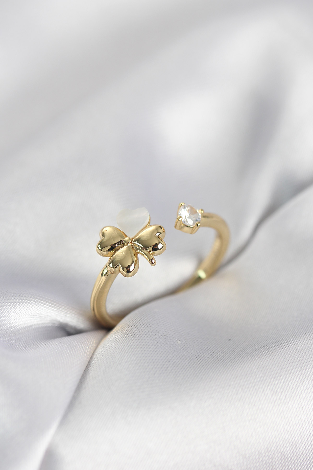 Gold Renk Yonca Model Sedefli Kadın Yüzük - Lisinya