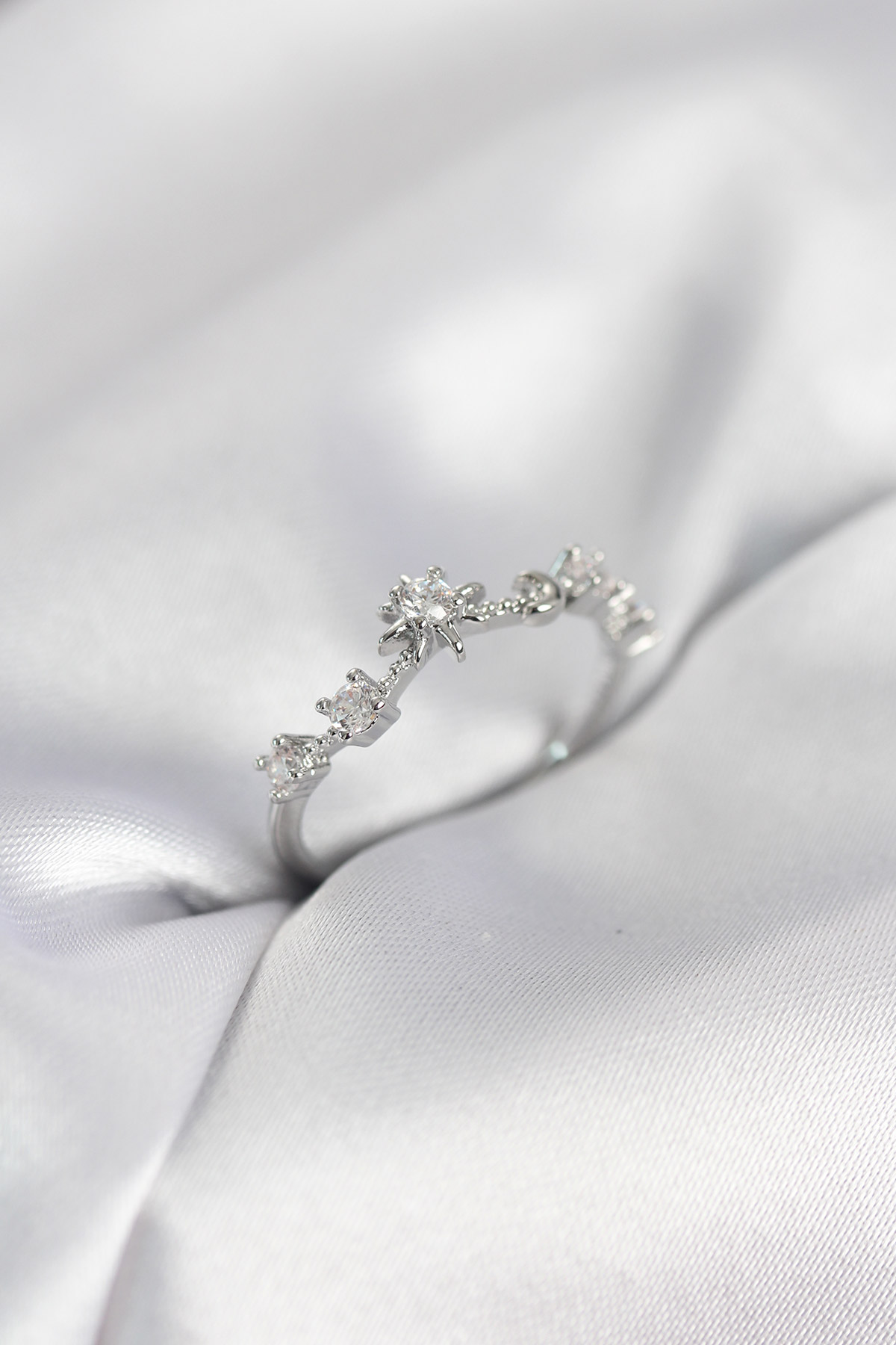 Gümüş Renk Gece Temalı Zirkon Taşlı Kadın Yüzük - Lisinya