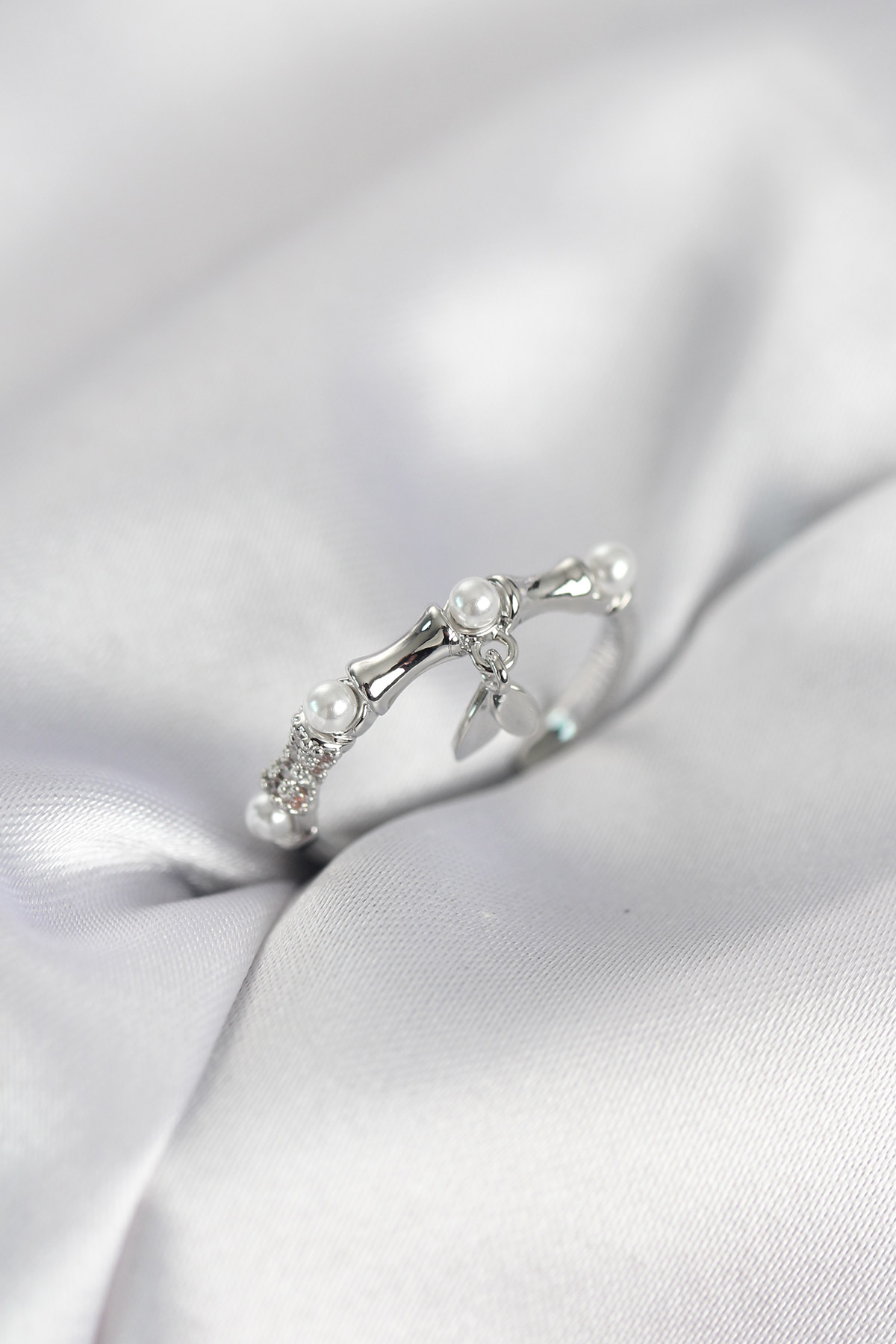 Gümüş Renk Sallantılı Kemik Model Kadın Yüzük - Lisinya