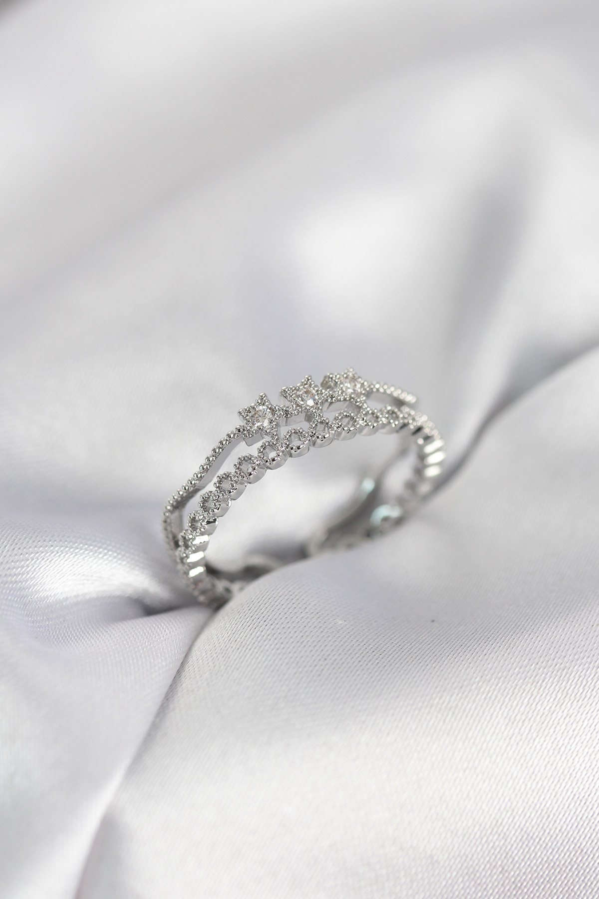 Gümüş Renk Minimal Yıldızlı Model Kadın Yüzük - Lisinya