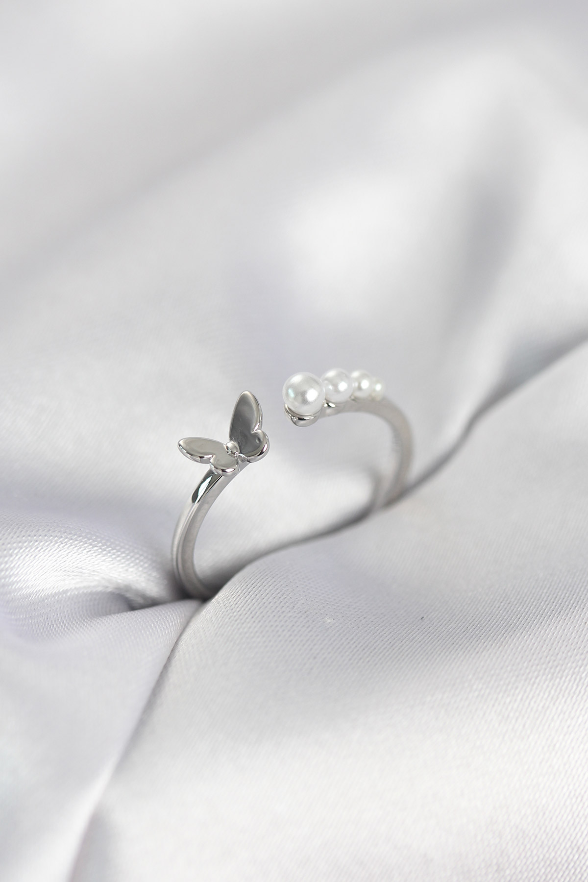 İncili Kelebek Model Gümüş Renk Pirinç Kadın Yüzük - Lisinya