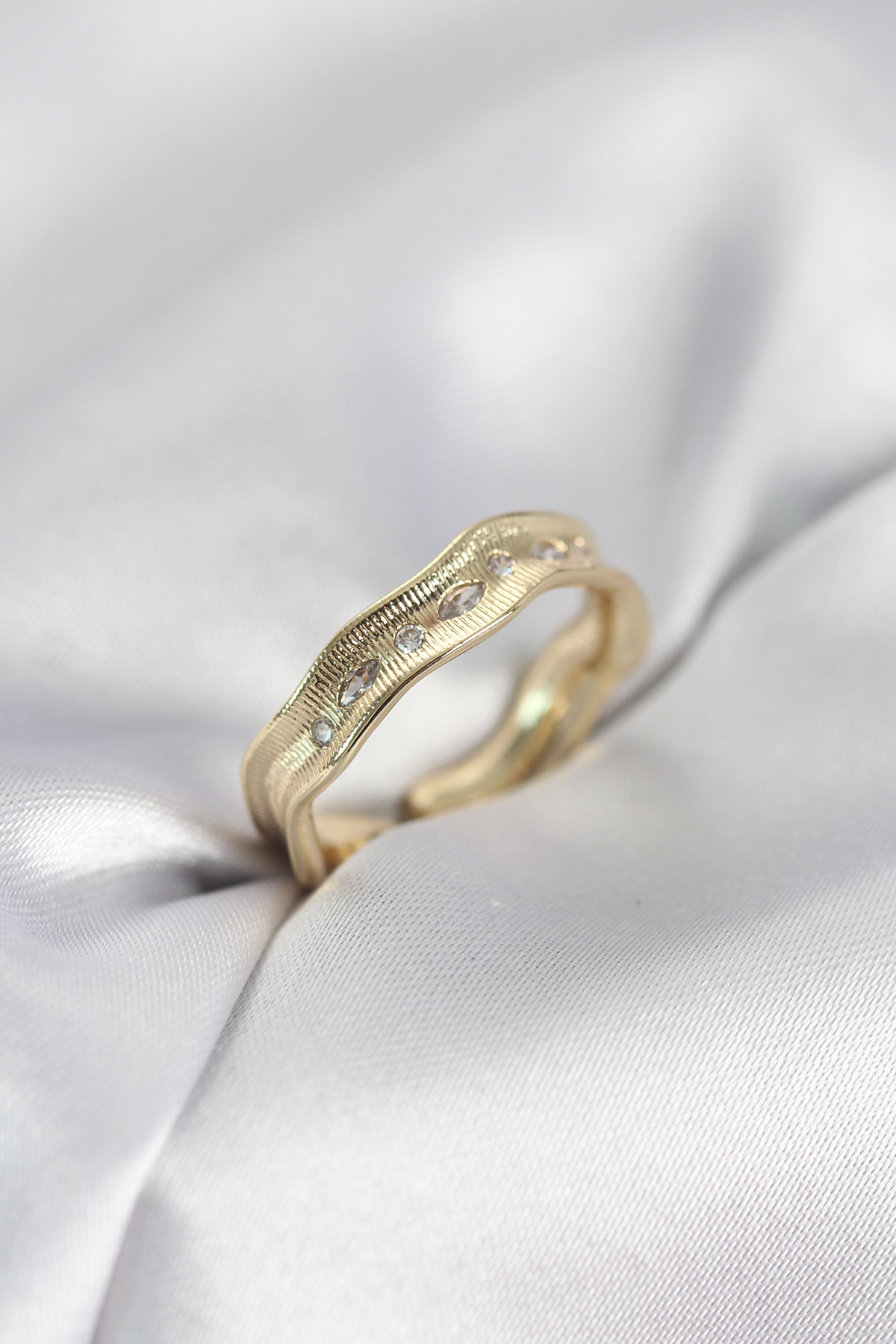 Gold Renk Su Damlası Model Zirkon Taşlı Kadın Yüzük - Lisinya