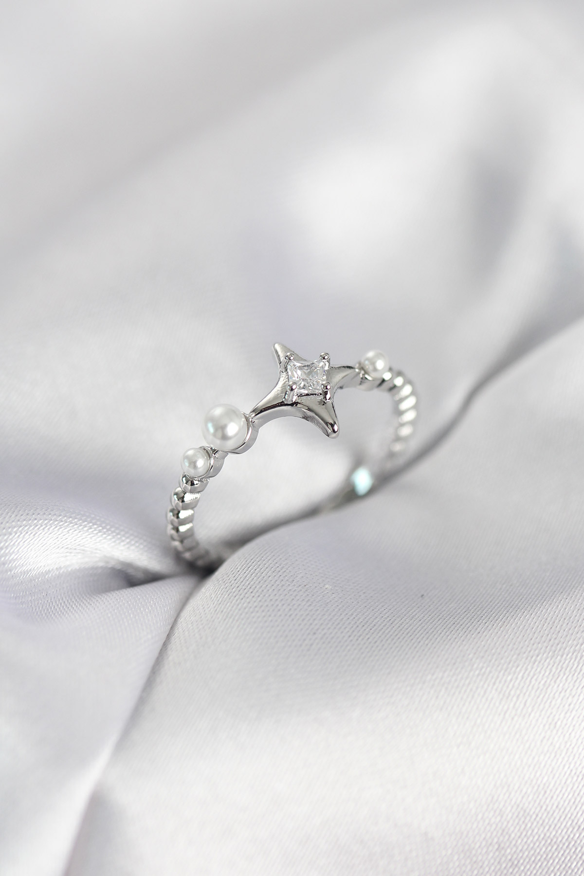 Minimal Kutup Yıldızı Model Zirkon Taşlı Gümüş Renk Kadın Yüzük - Lisinya