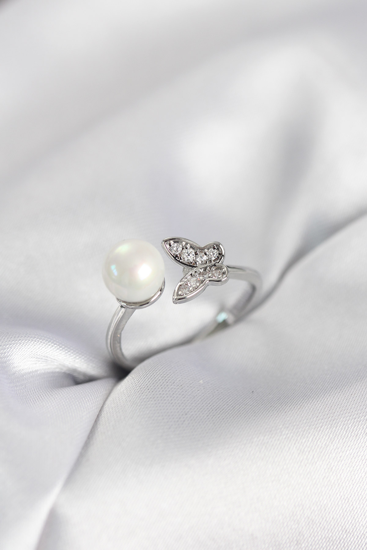 Kelebek İncili Model Gümüş Renk Zirkon Taşlı Kadın Yüzük - Lisinya