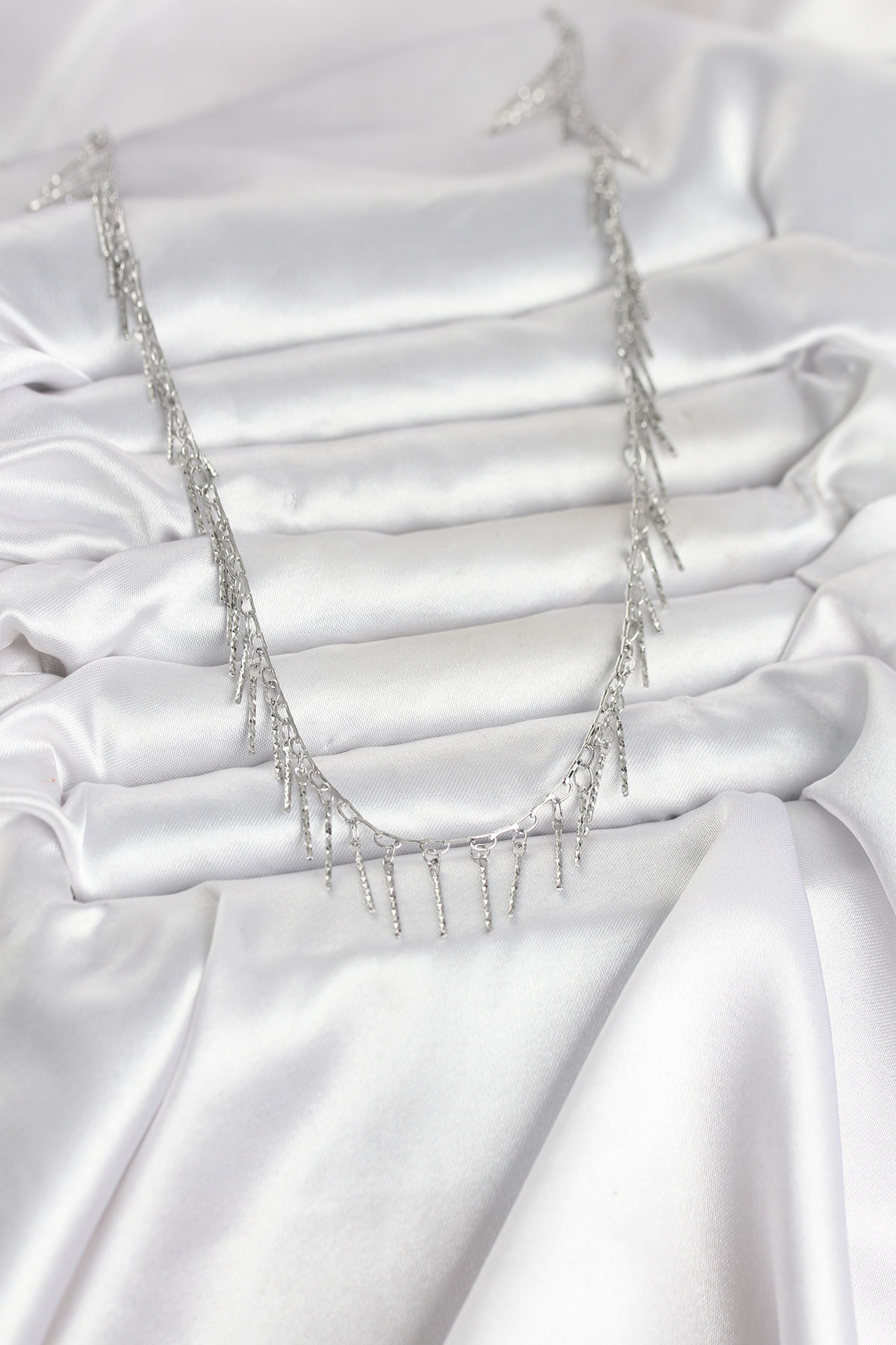 Pirinç Gümüş Renk Saçaklı Model Kadın Kolye - Lisinya