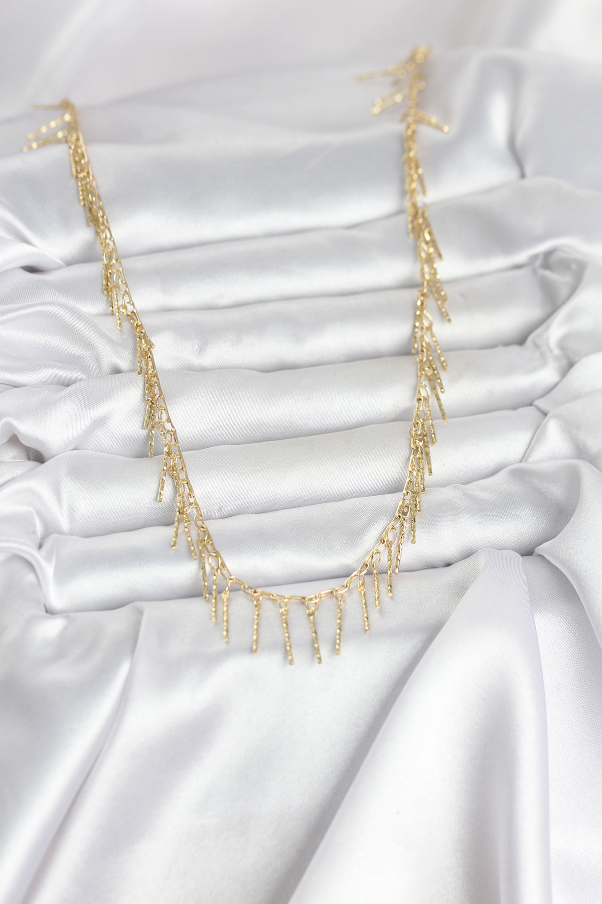 Pirinç Gold Renk Saçaklı Model Kadın Kolye - Lisinya