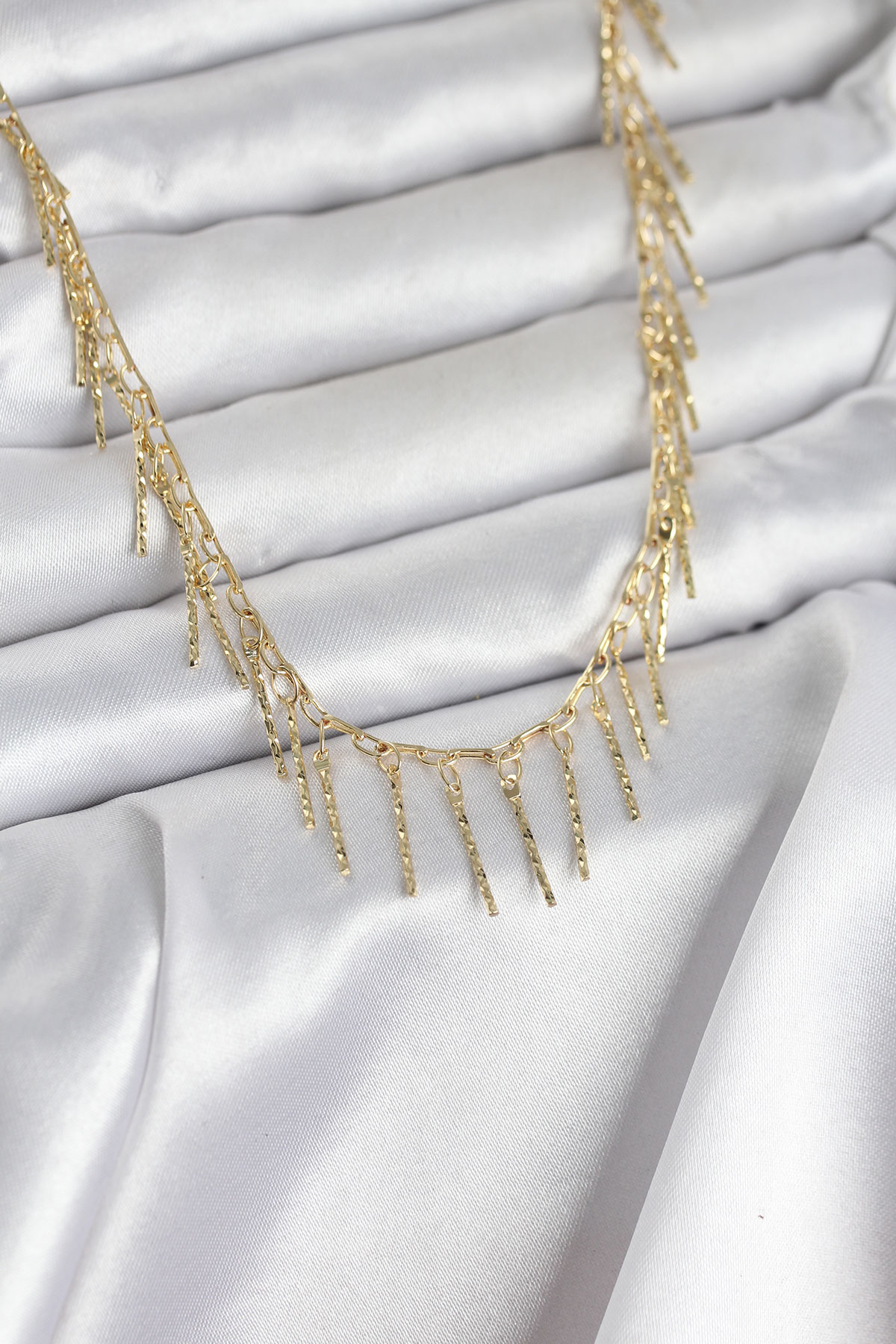 Pirinç Gold Renk Saçaklı Model Kadın Kolye - Lisinya