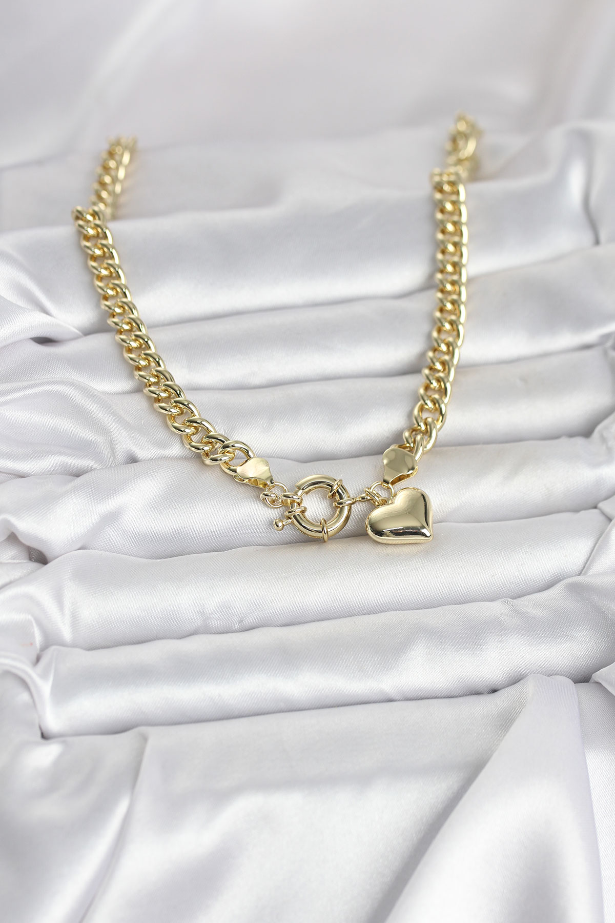 Kalp Detaylı Gold Renk Pirinç Kadın Kolye - Lisinya