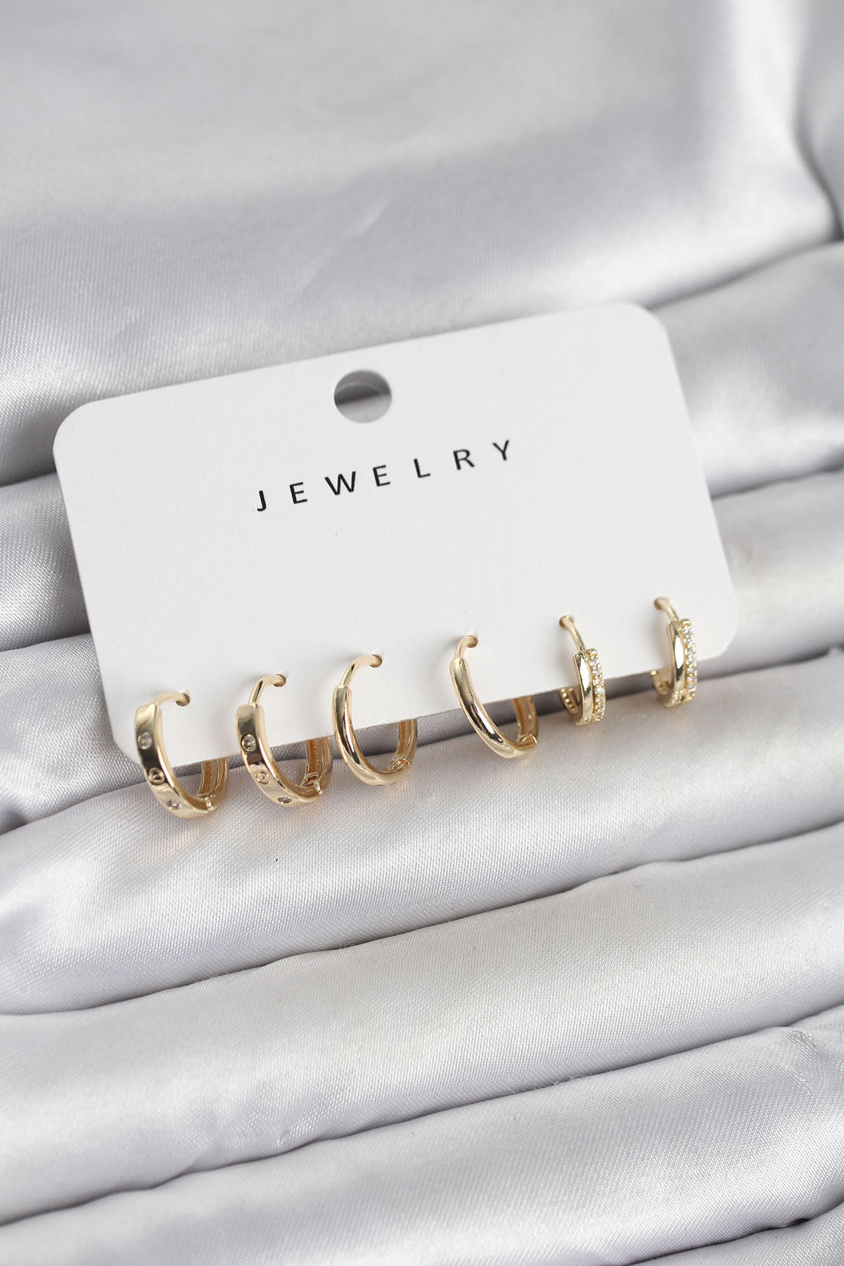 Gold Renk Pirinç 3 Çift Kadın Küpe Seti - Lisinya Gold Renk Pirinç 3 Çift Kadın Küpe Seti - Lisinya