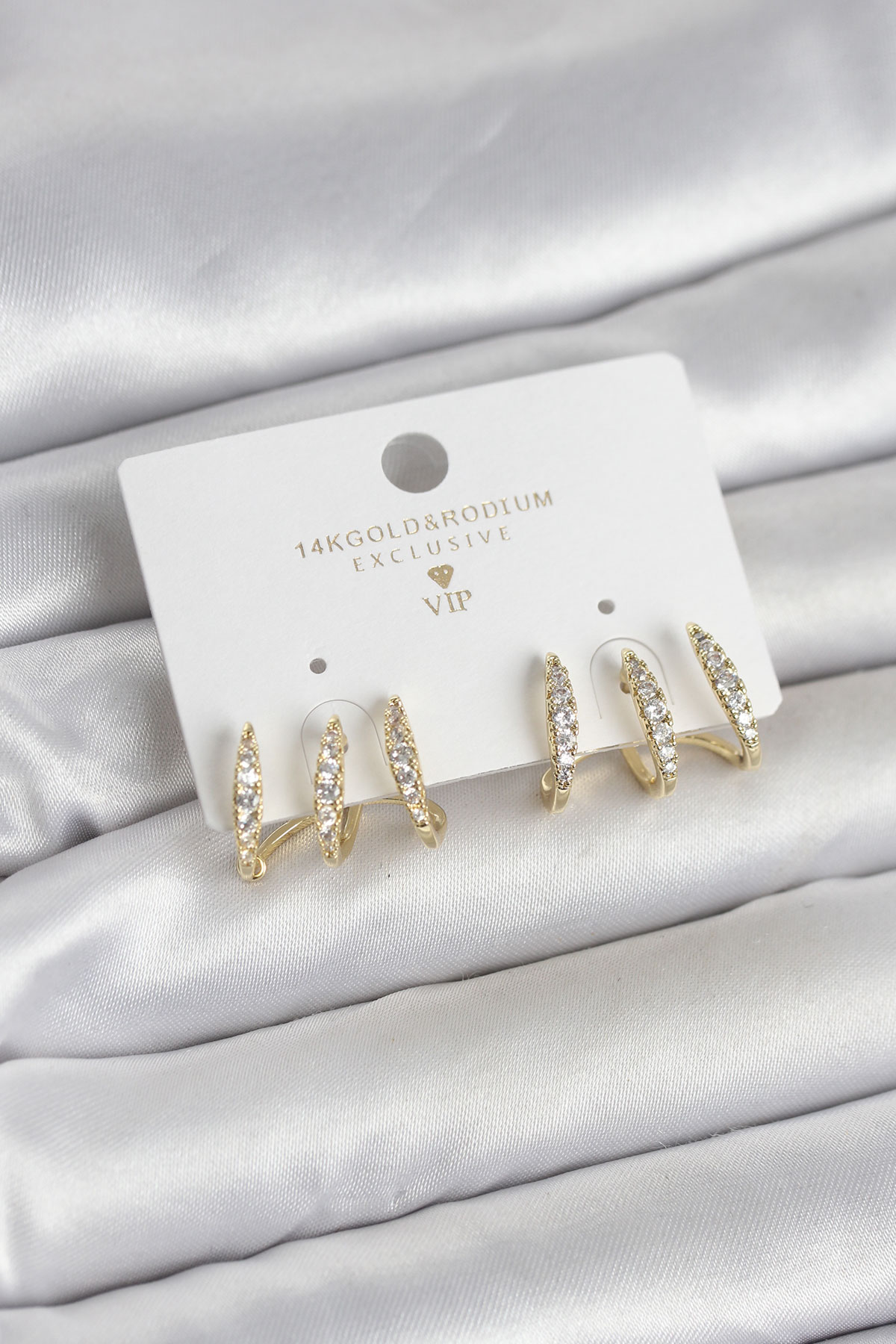 Gold Renk Pirinç Zirkon Taşlı Kadın Küpe - Lisinya Gold Renk Pirinç Zirkon Taşlı Kadın Küpe - Lisinya