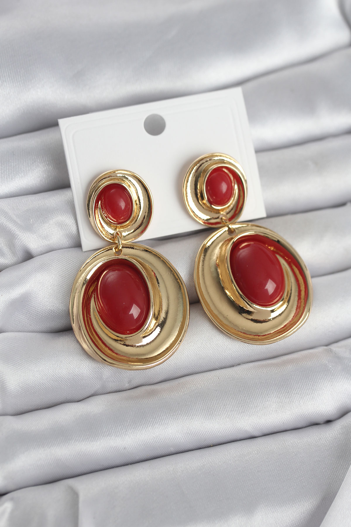 Kırmızı Sallantılı Damla Model Gold Renk Vintage Kadın Küpe - Lisinya Kırmızı Sallantılı Damla Model Gold Renk Vintage Kadın Küpe - Lisinya