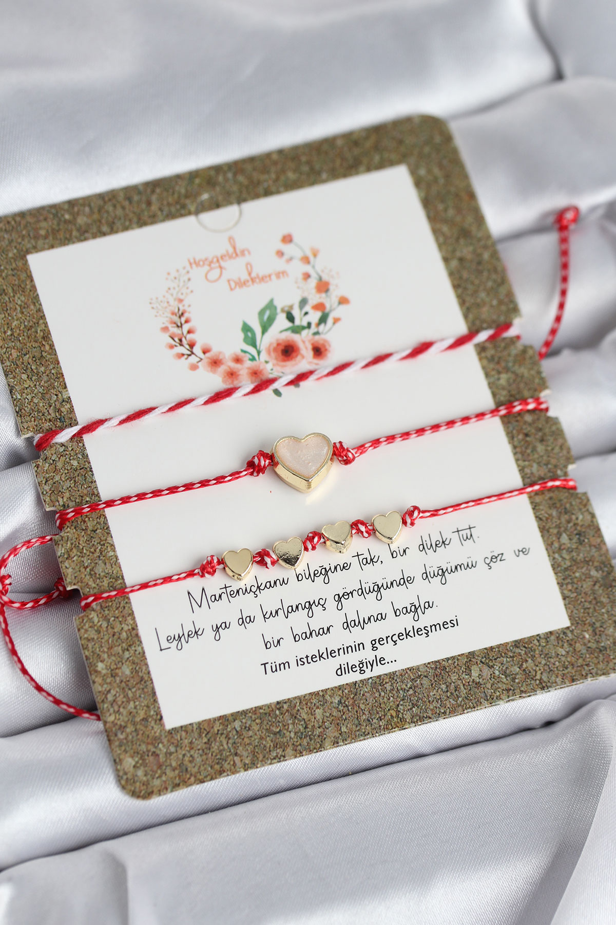 Marteniçka Bileklik 3'lü Beyaz Mineli Kalp Model - Lisinya Marteniçka Bileklik 3'lü Beyaz Mineli Kalp Model - Lisinya