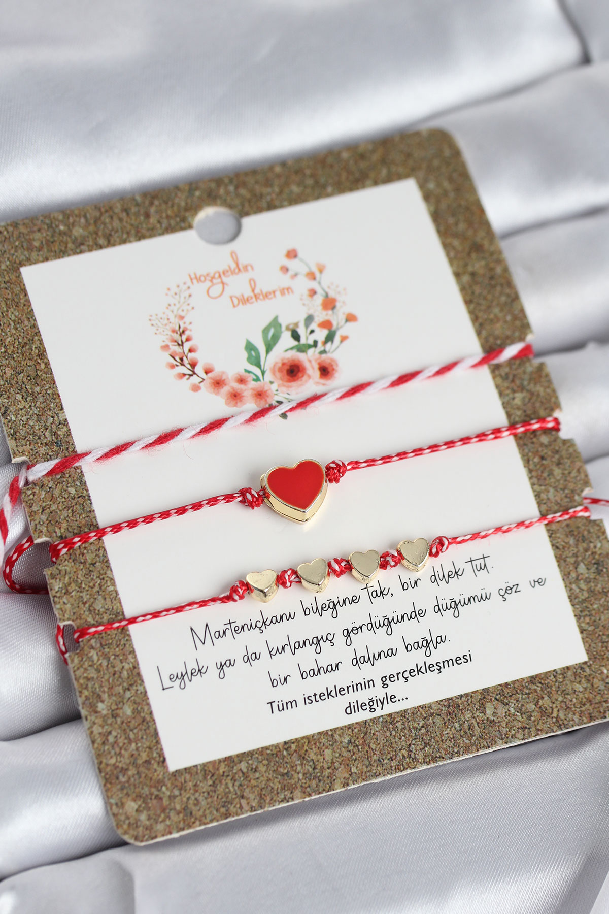 Marteniçka Bileklik 3'lü Kırmızı Mineli Kalp Model - Lisinya Marteniçka Bileklik 3'lü Kırmızı Mineli Kalp Model - Lisinya