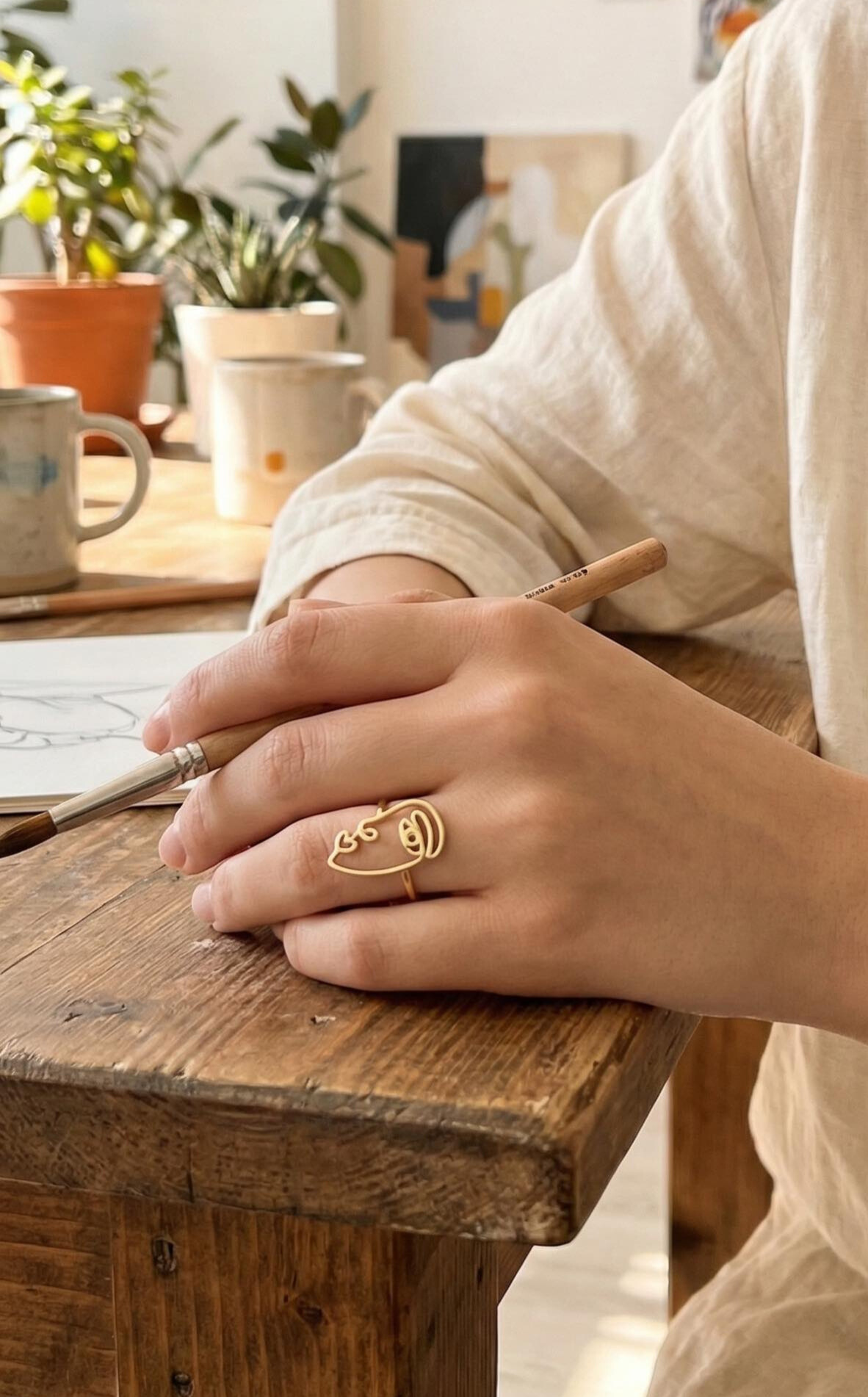 Pirinç Gold Renk Picasso Tarzı Tek Çizgi Yüz Model Kadın Yüzük - Lisinya