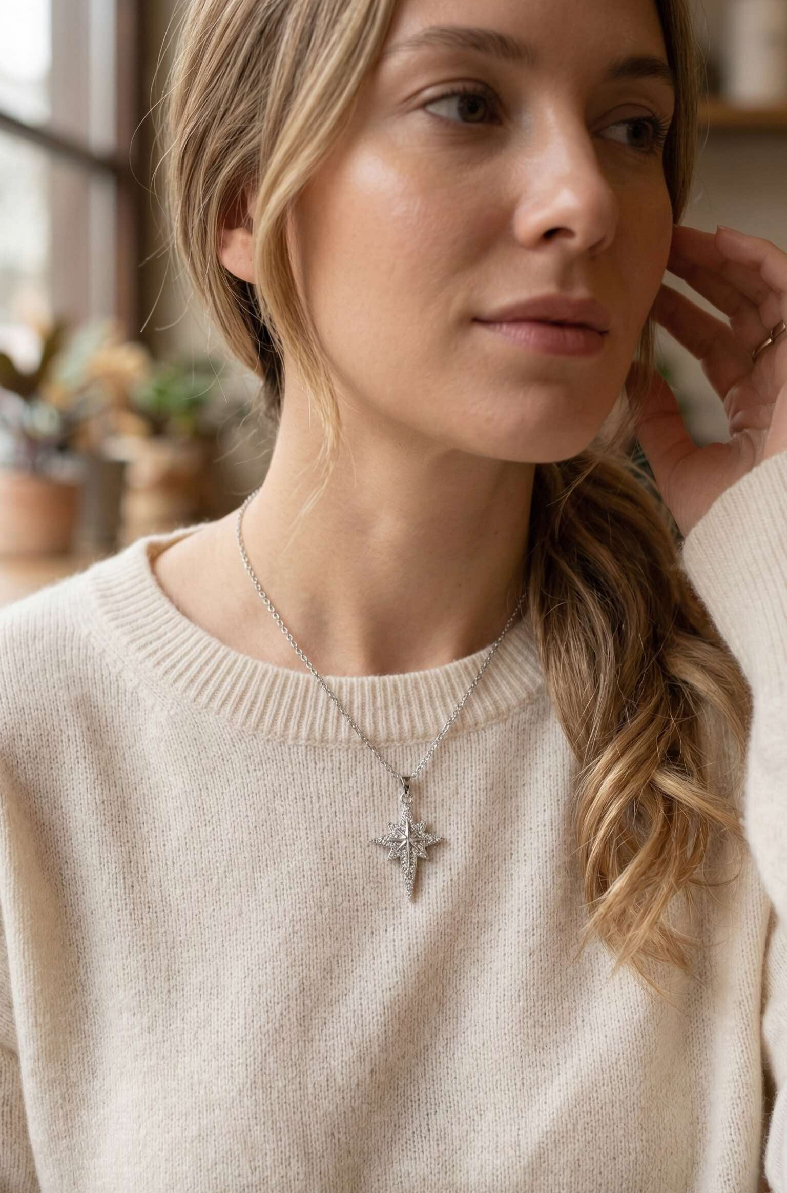 316L Çelik Gümüş Renk Zirkon Taşlı Kutup Yıldızı Model Kolye - Lisinya