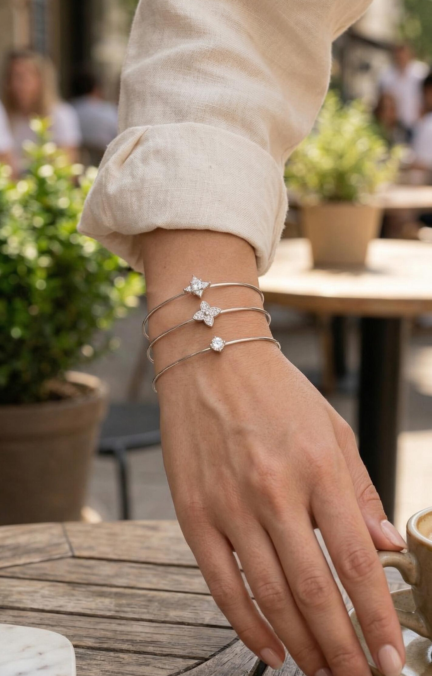 Zirkon Taşlı Gümüş Renk Yonca Model 3'lü Kadın Bileklik Kombini - Lisinya