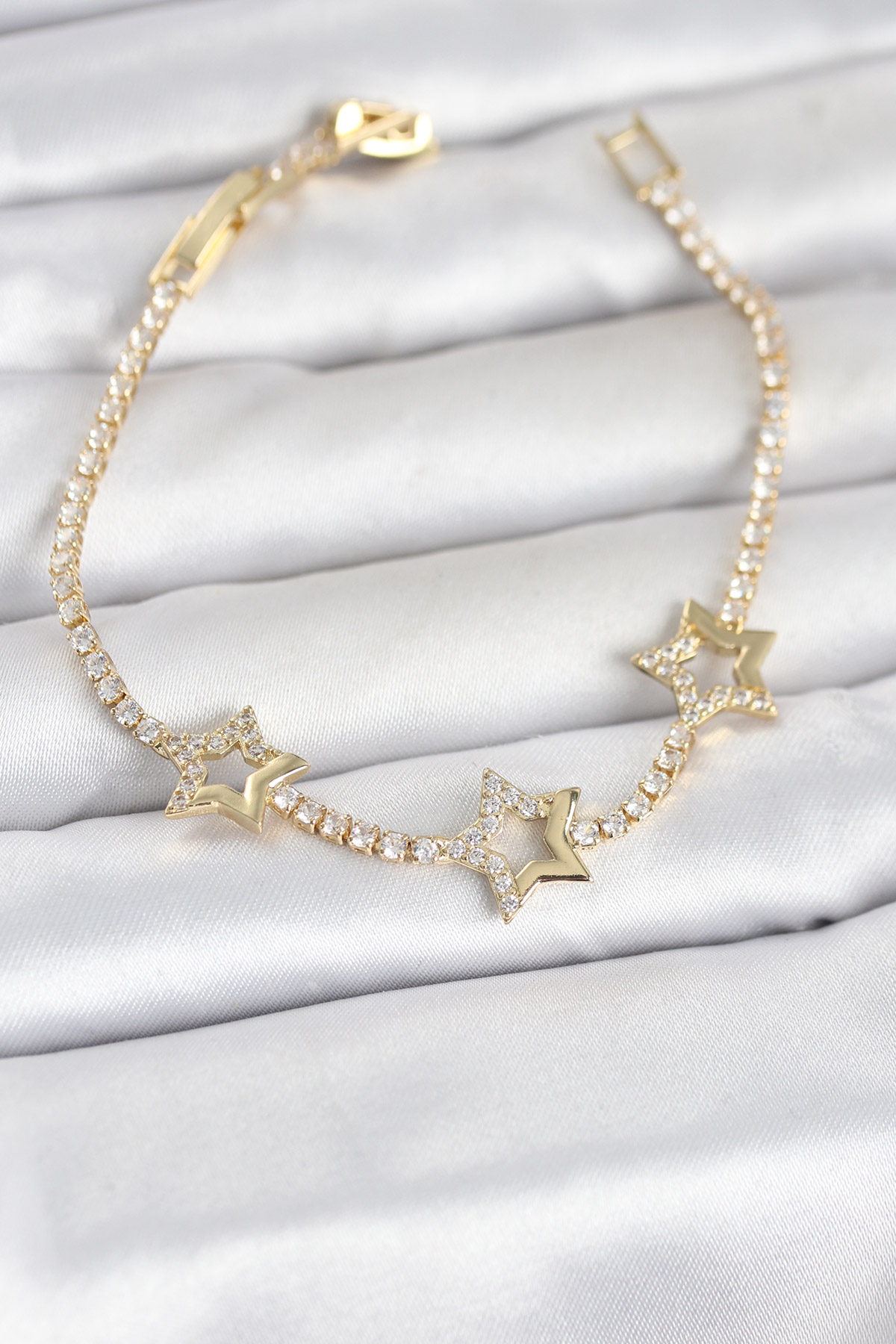 Pirinç Gold Renk Yıldız Model Zirkon Taşlı Su Yolu Kadın Bileklik - Lisinya