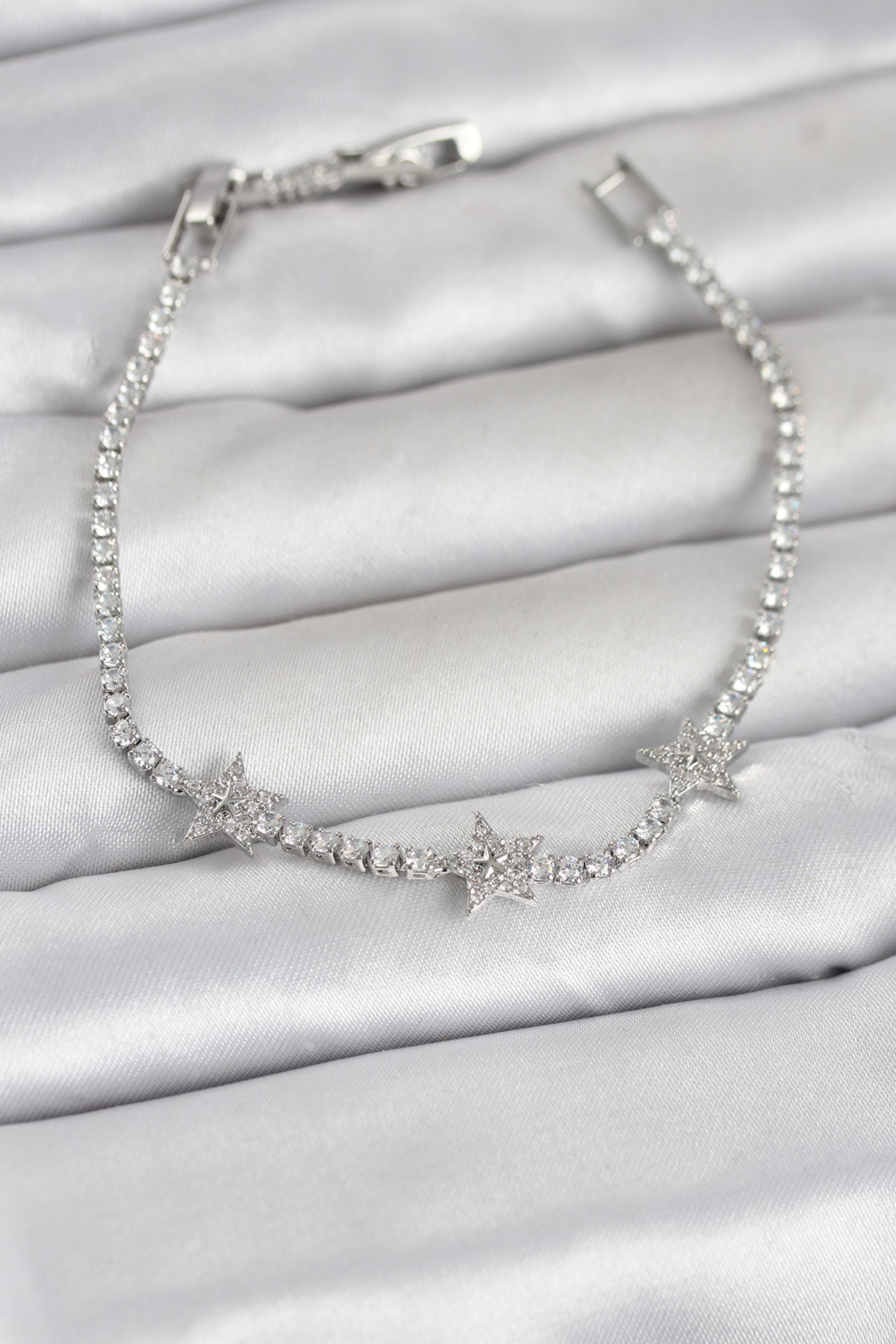 Pirinç Gümüş Renk Minimal Yıldız Model Zirkon Taşlı Su Yolu Kadın Bileklik - Lisinya