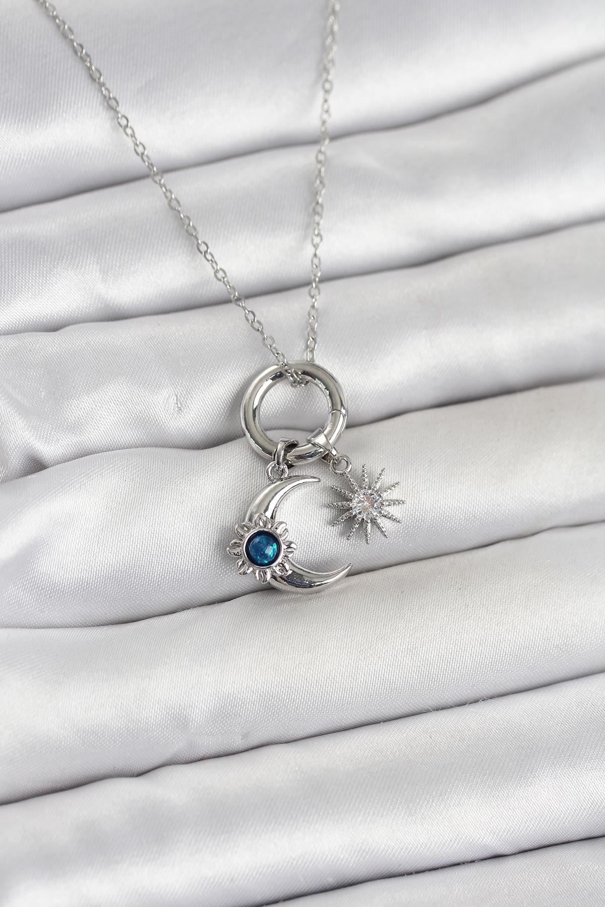 316L Çelik Gümüş Renk Gece Gündüz Tema Charmlı Kadın Kolye - Lisinya