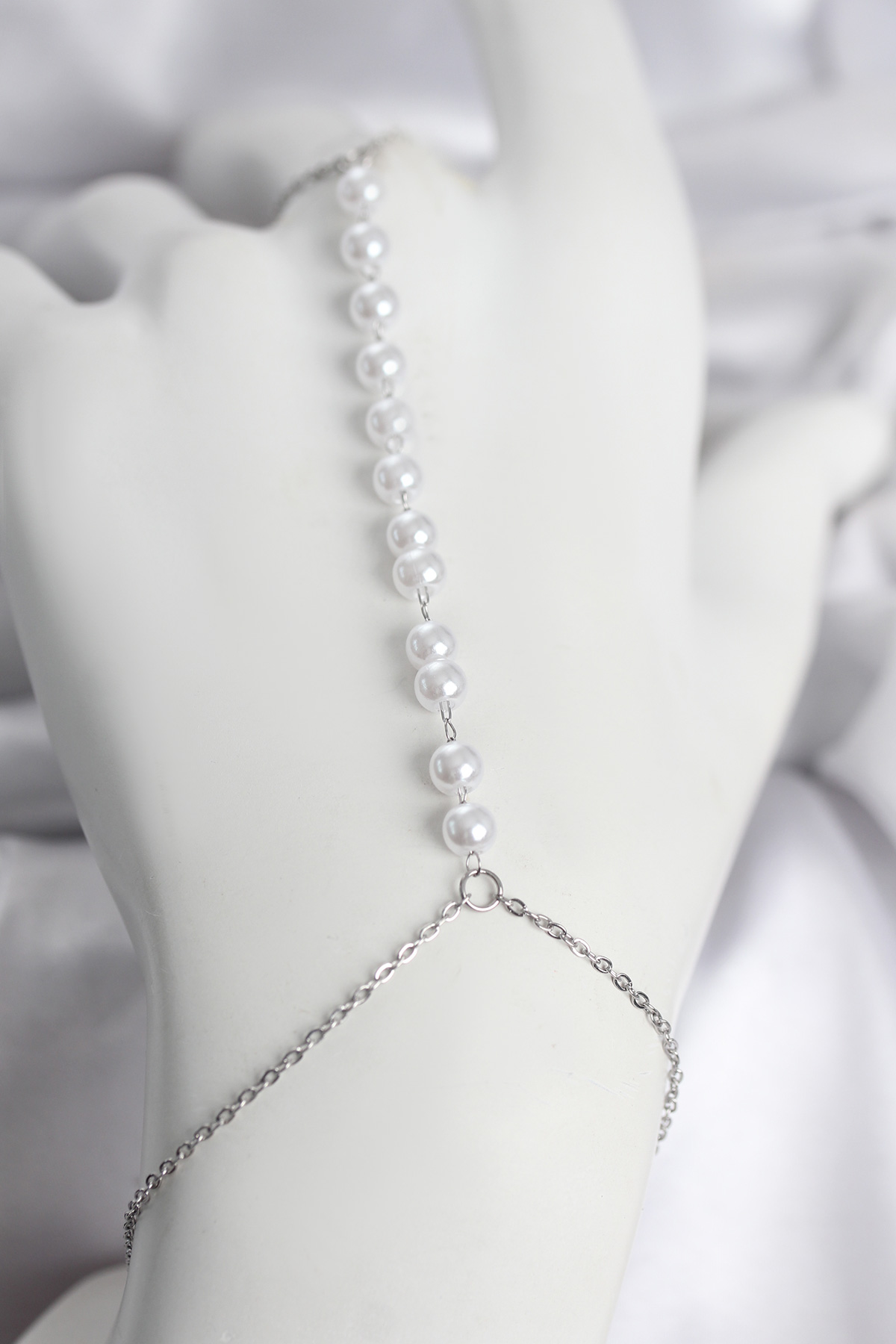 316L Çelik Gümüş Renk Sıralı İncili Model Kadın Şahmeran - Lisinya