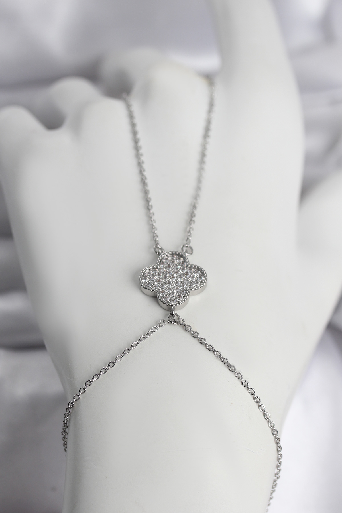 Pirinç Gümüş Renk Yonca Model Kadın Şahmeran - Lisinya