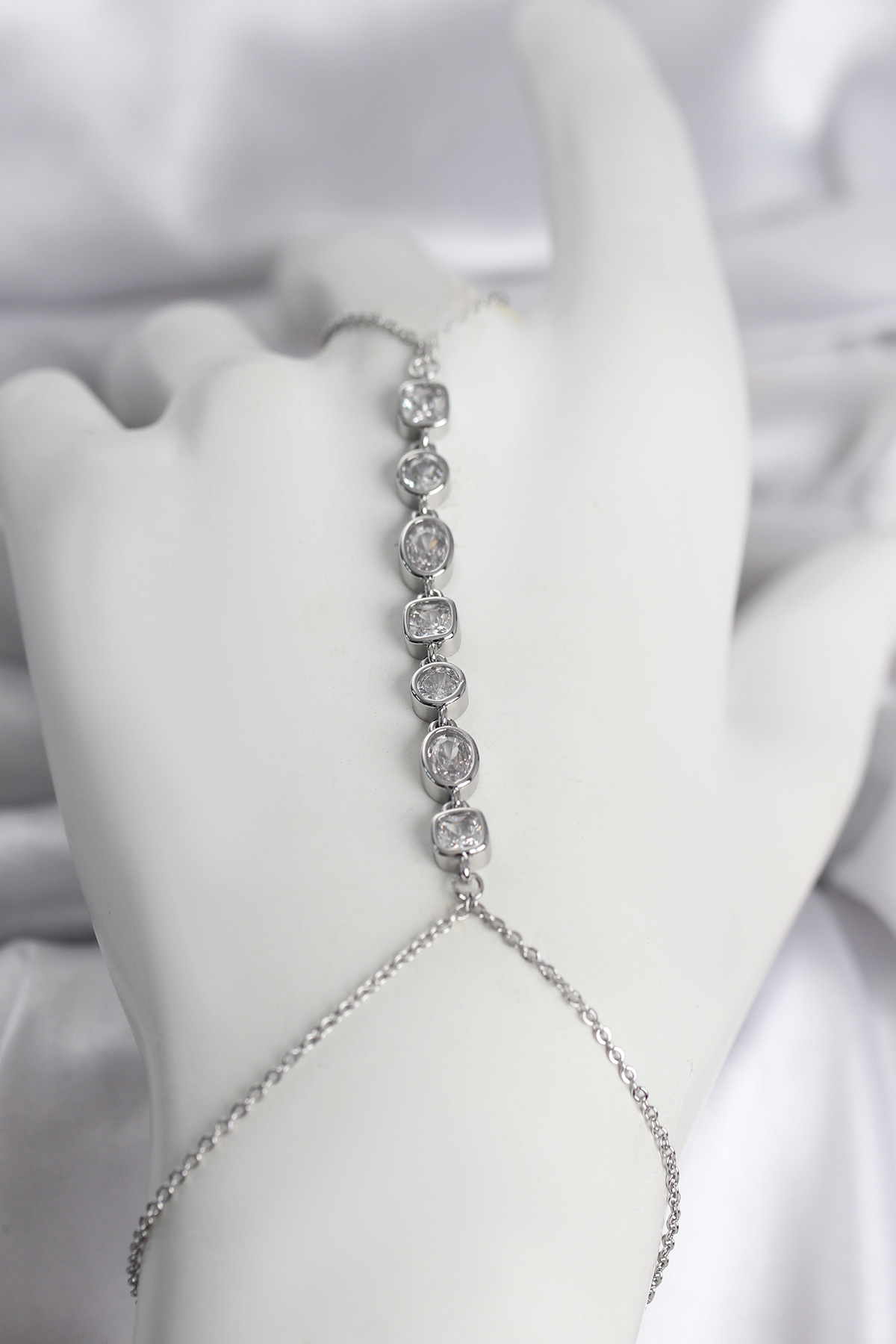 Pirinç Gümüş Renk Sıralı Zirkon Taşlı Kadın Şahmeran - Lisinya