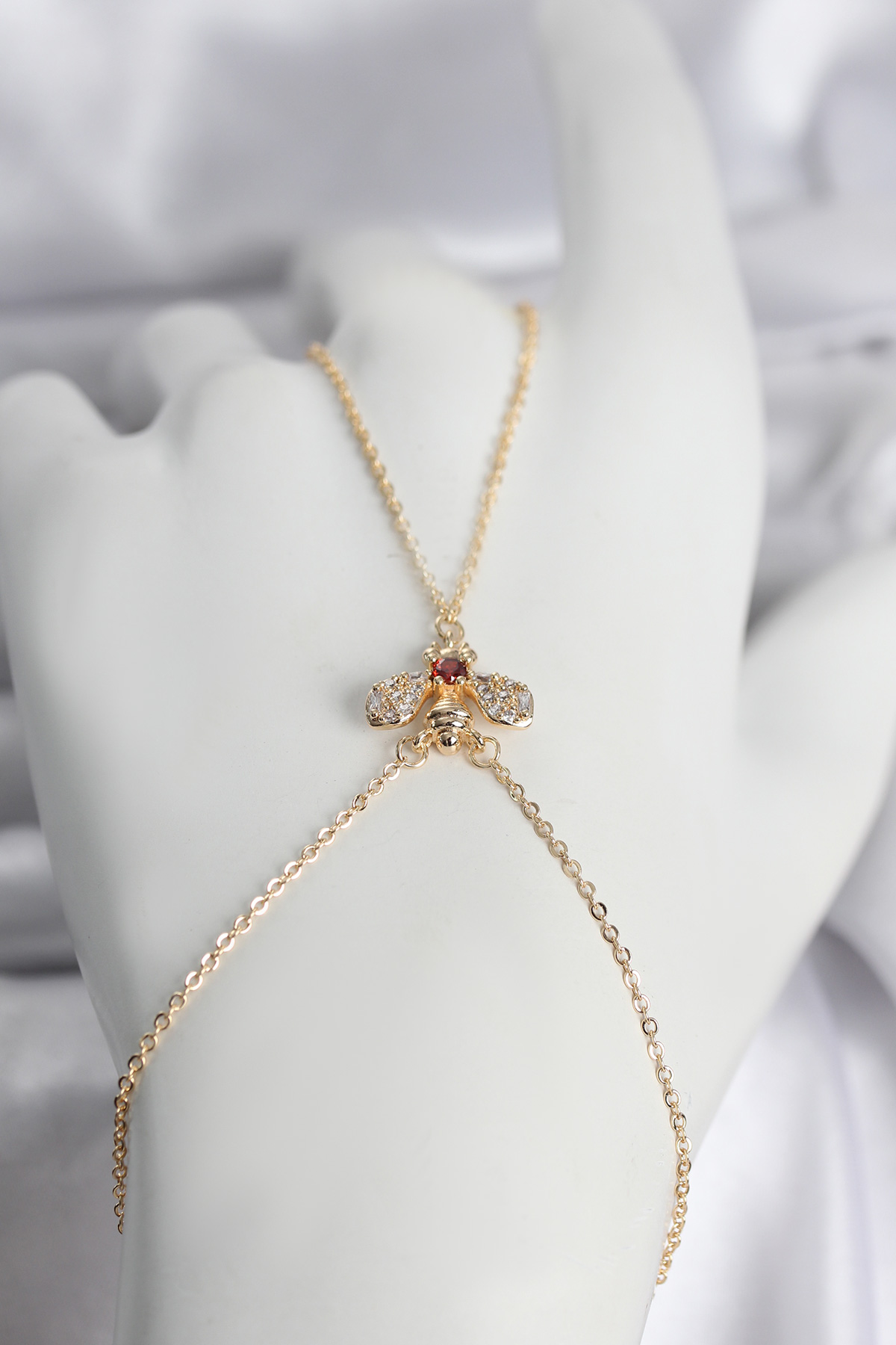 Pirinç Gold Renk Sinek Model Kadın Şahmeran - Lisinya