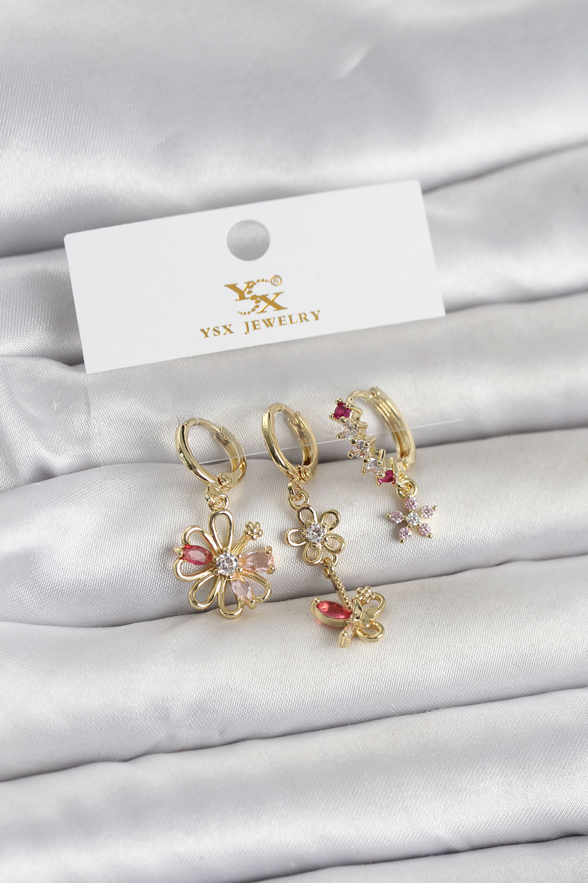 Pirinç Gold Renk Çiçek Model 3'lü Kadın Küpe - Lisinya