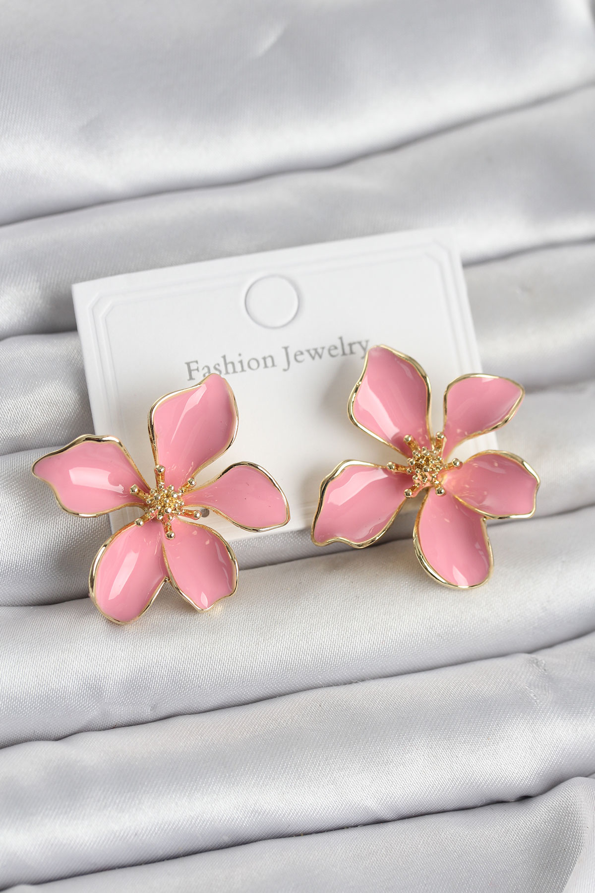 Pembe Mineli Çiçek Model Pirinç Kadın Küpe - Lisinya Pembe Mineli Çiçek Model Pirinç Kadın Küpe - Lisinya