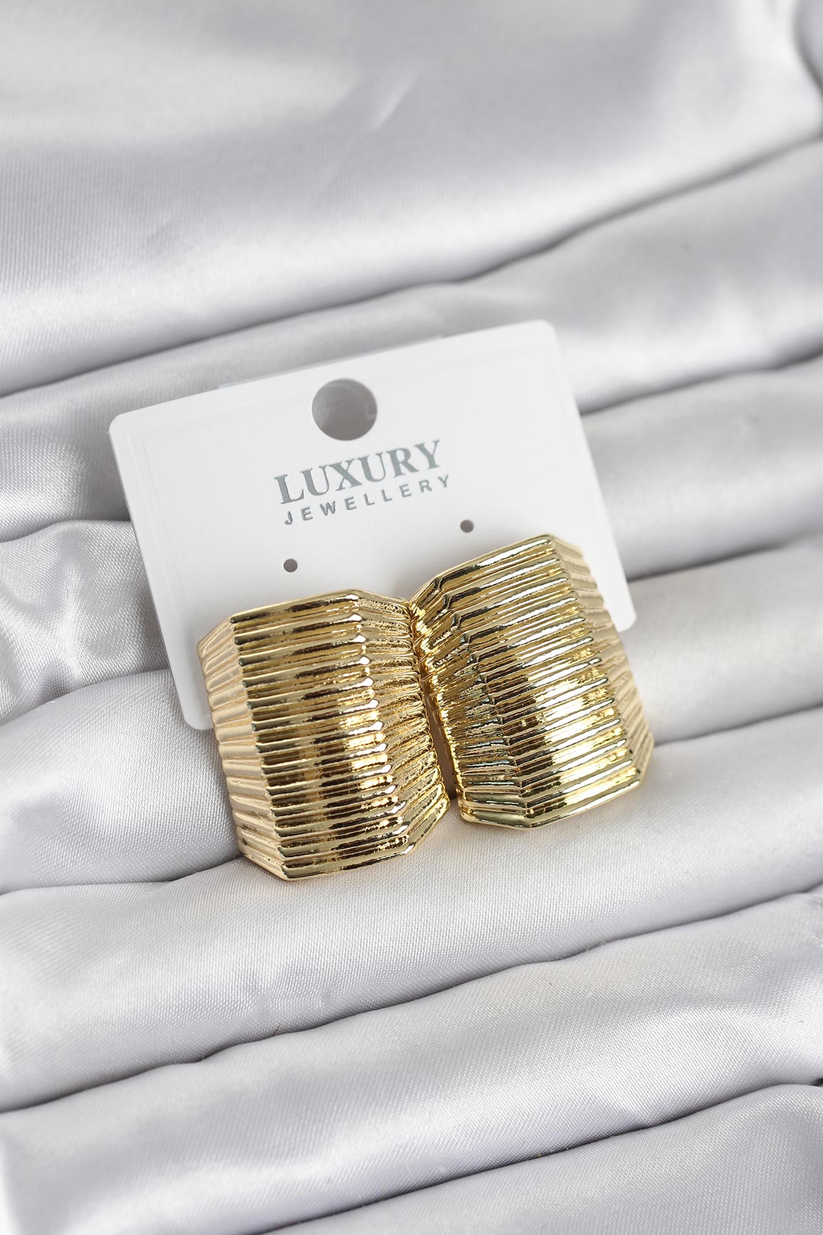 Gold Renk Pirinç Vintage Esintili Statement Küpe - Lisinya Gold Renk Pirinç Vintage Esintili Statement Küpe - Lisinya