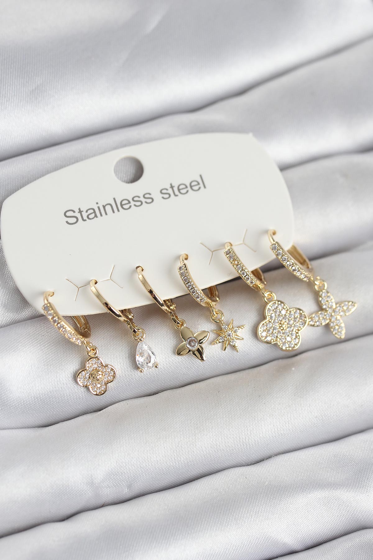316L Çelik Gold Renk 6'lı Set Yonca Model Kadın Küpe - Lisinya 316L Çelik Gold Renk 6'lı Set Yonca Model Kadın Küpe - Lisinya
