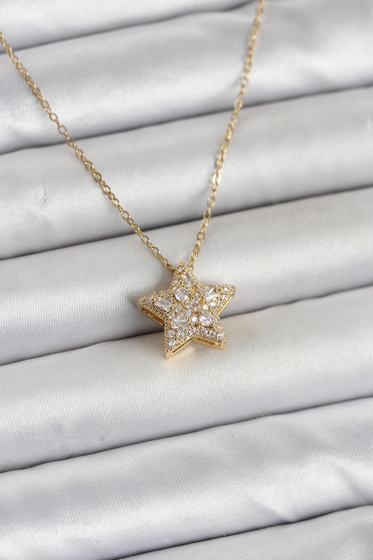 316L Çelik Zincir Gold Renk Zirkon Taşlı Yıldız Model Kadın Kolye - Lisinya