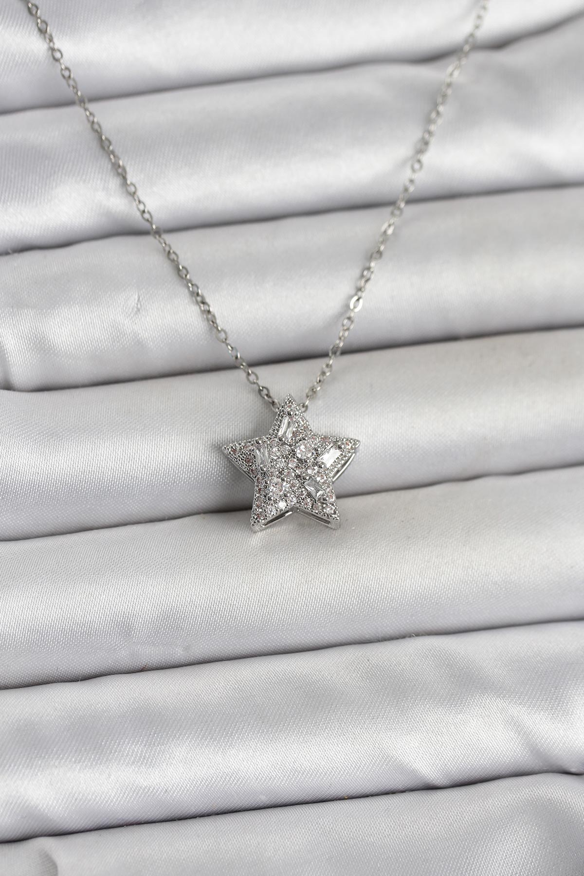 316L Çelik Zincir Gümüş Renk Zirkon Taşlı Yıldız Model Kadın Kolye - Lisinya