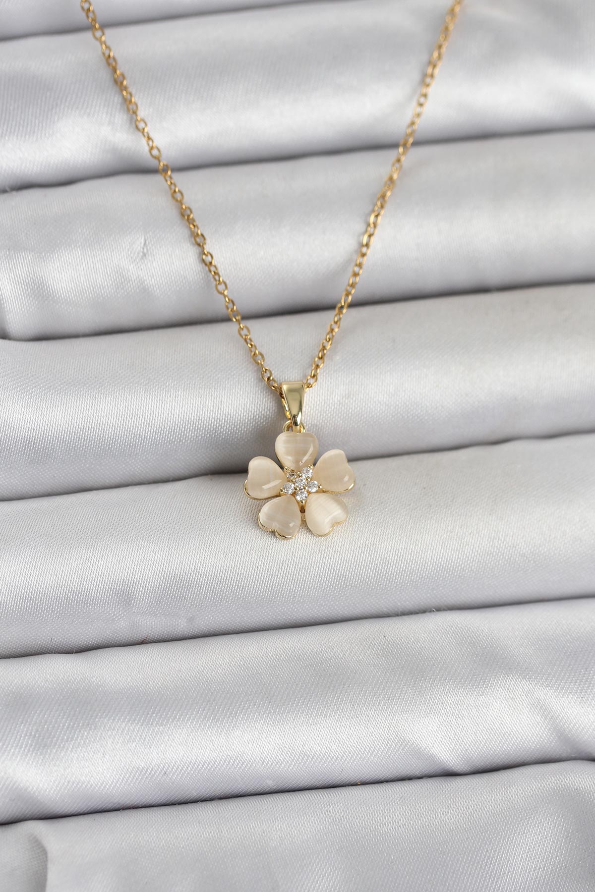 316L Çelik Zincir Gold Renk Yonca Model Kadın Kolye - Lisinya