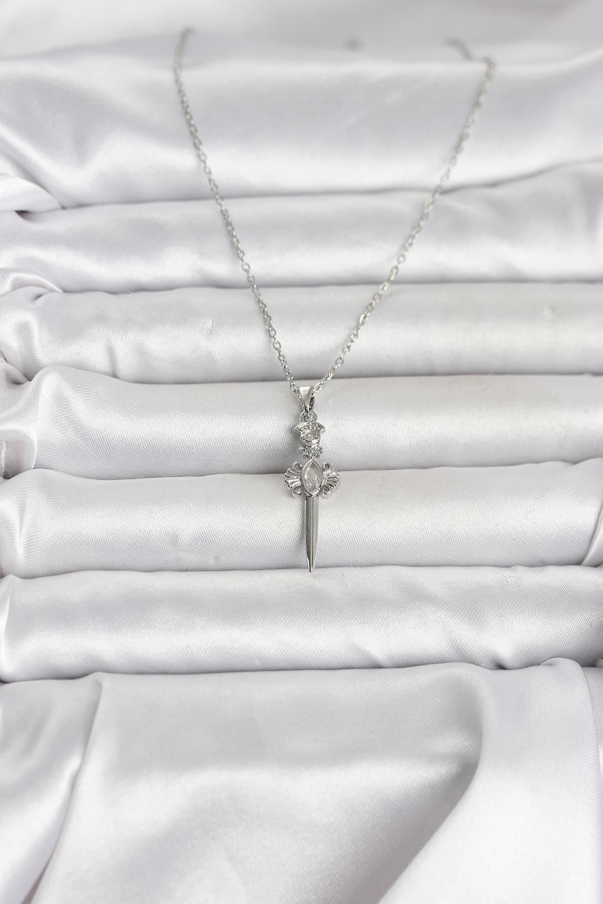 316L Çelik Zincir Gümüş Renk Kılıç Model Kadın Kolye - Lisinya