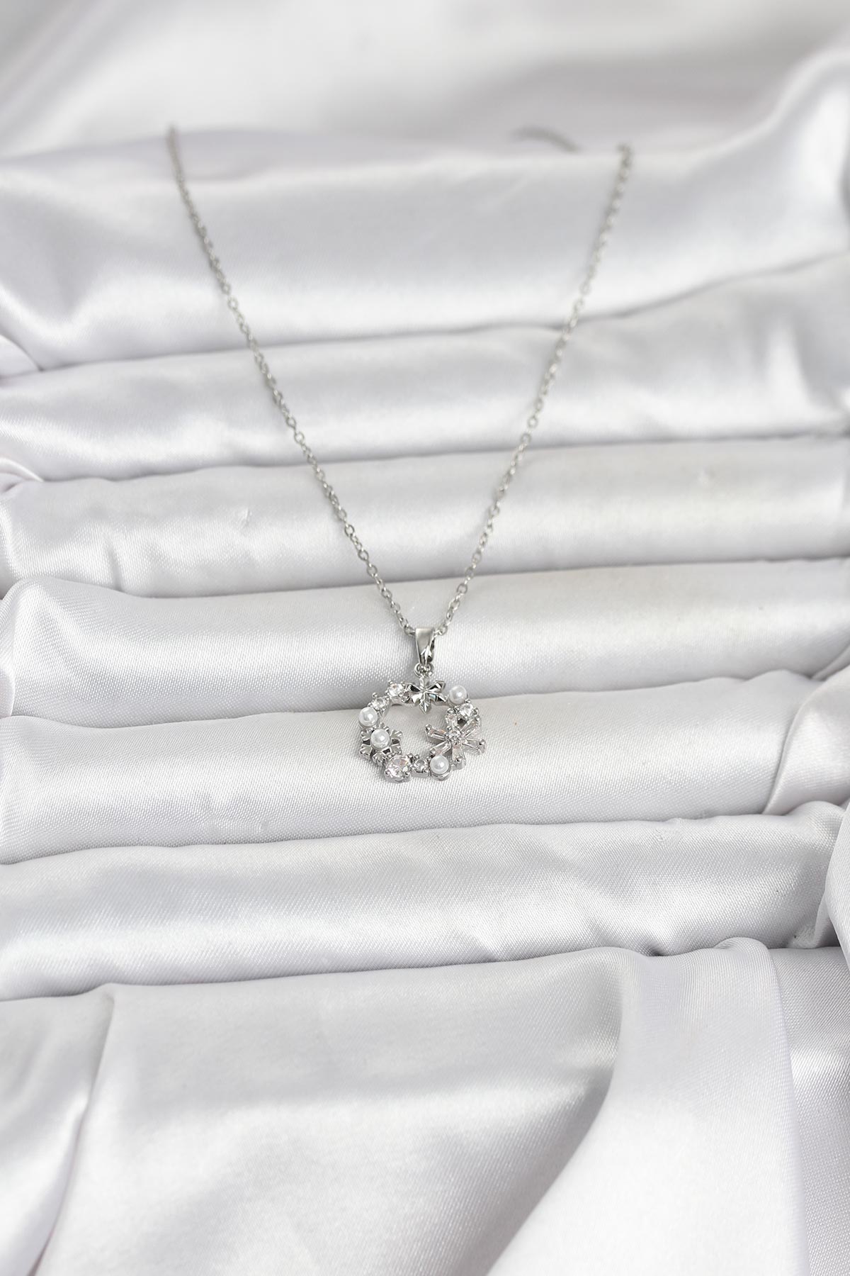 316L Çelik Zincir Gümüş Renk İncili Çiçek Model Kadın Koyle - Lisinya