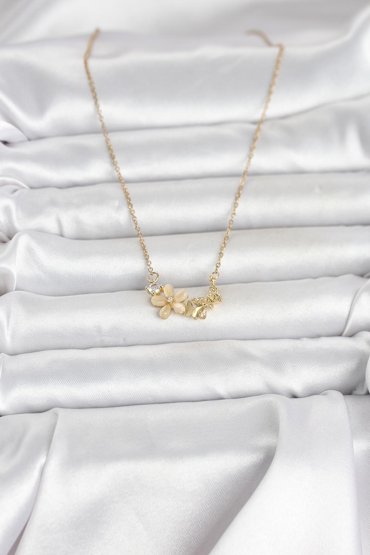 316L Çelik Zincir Gold Renk Çiçek ve Kelebek Model Kadın Kolye - Lisinya