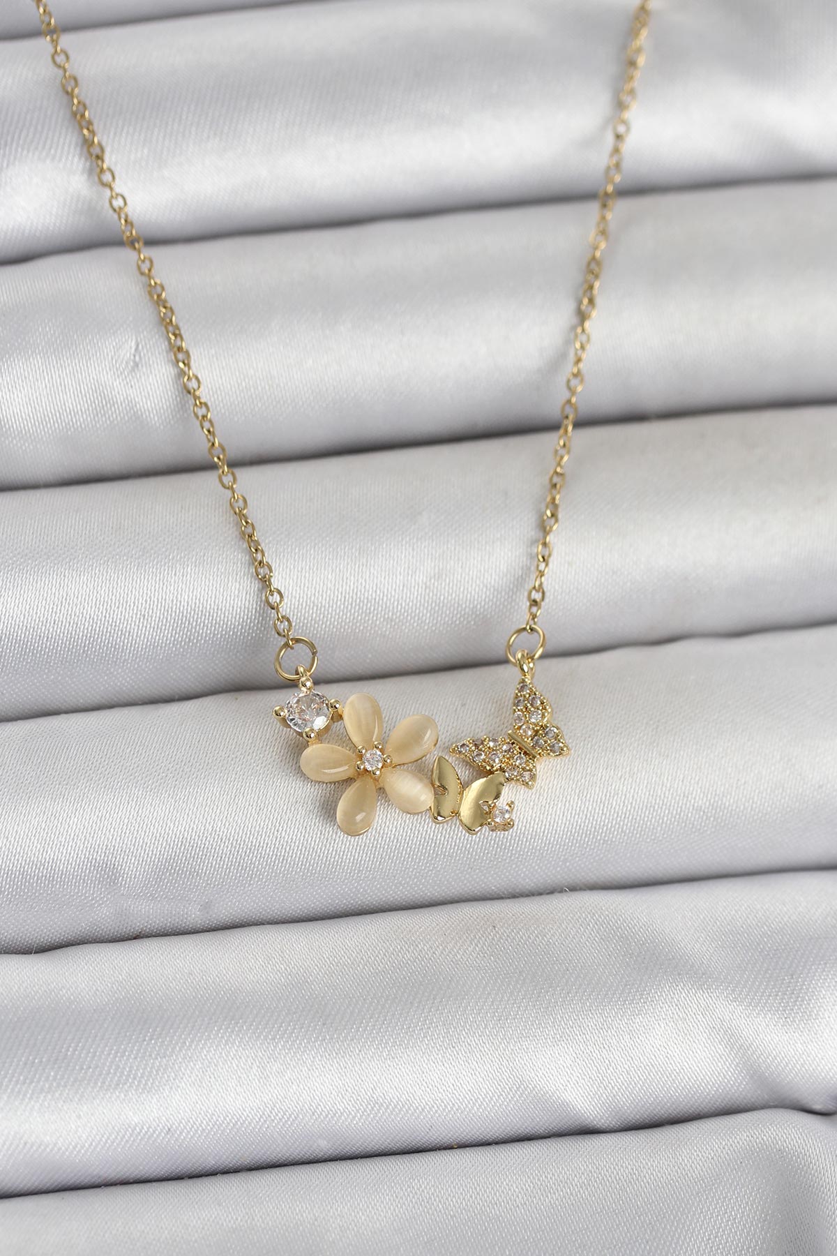 316L Çelik Zincir Gold Renk Çiçek ve Kelebek Model Kadın Kolye - Lisinya