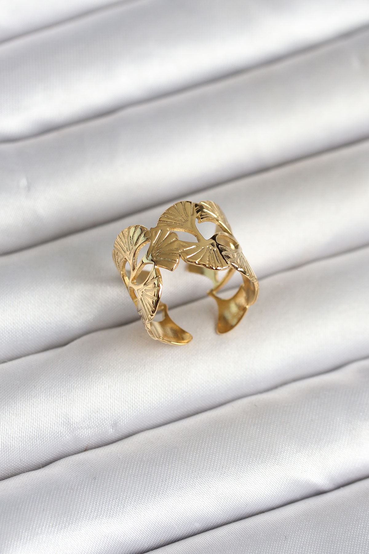 316L Çelik Gold Renk Yelpaze Model Kadın Yüzük - Lisinya 316L Çelik Gold Renk Yelpaze Model Kadın Yüzük - Lisinya