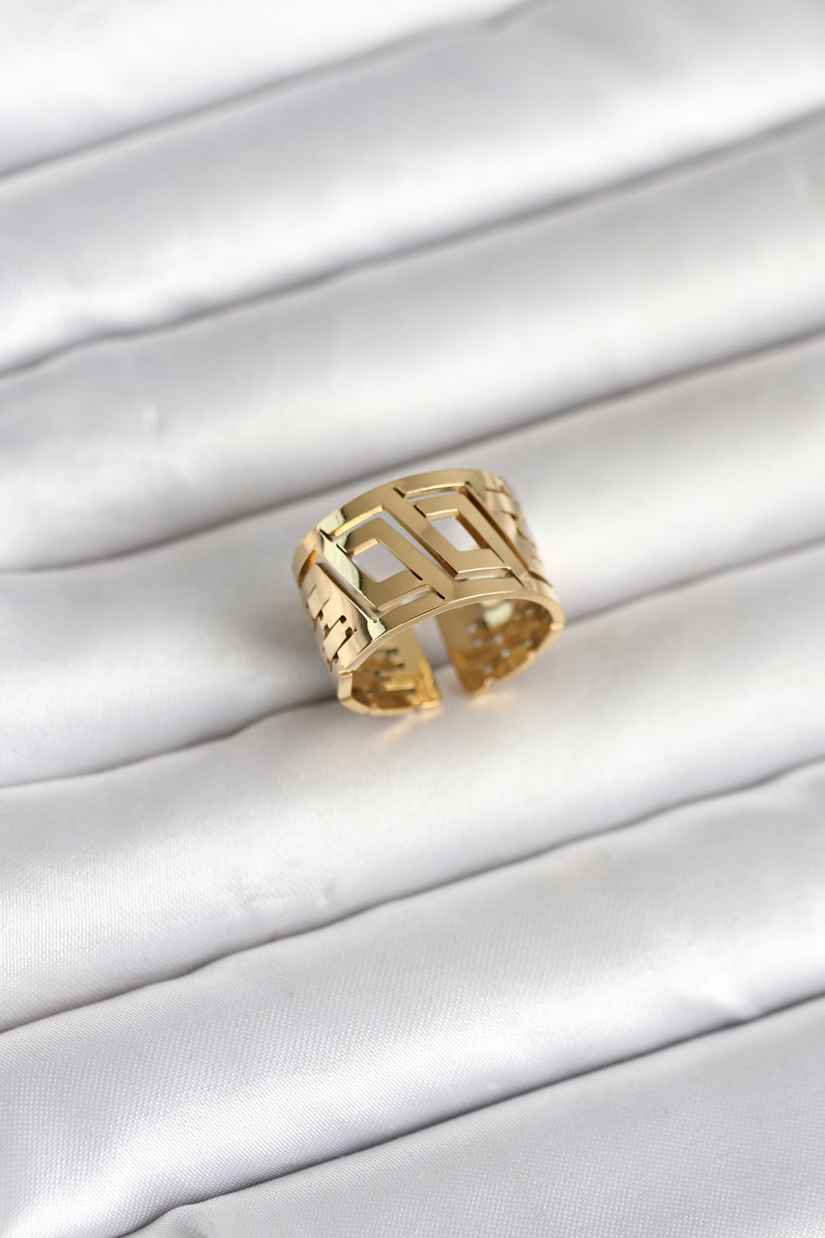 316L Çelik Gold Renk Geometrik Model Kadın Yüzük - Lisinya 316L Çelik Gold Renk Geometrik Model Kadın Yüzük - Lisinya