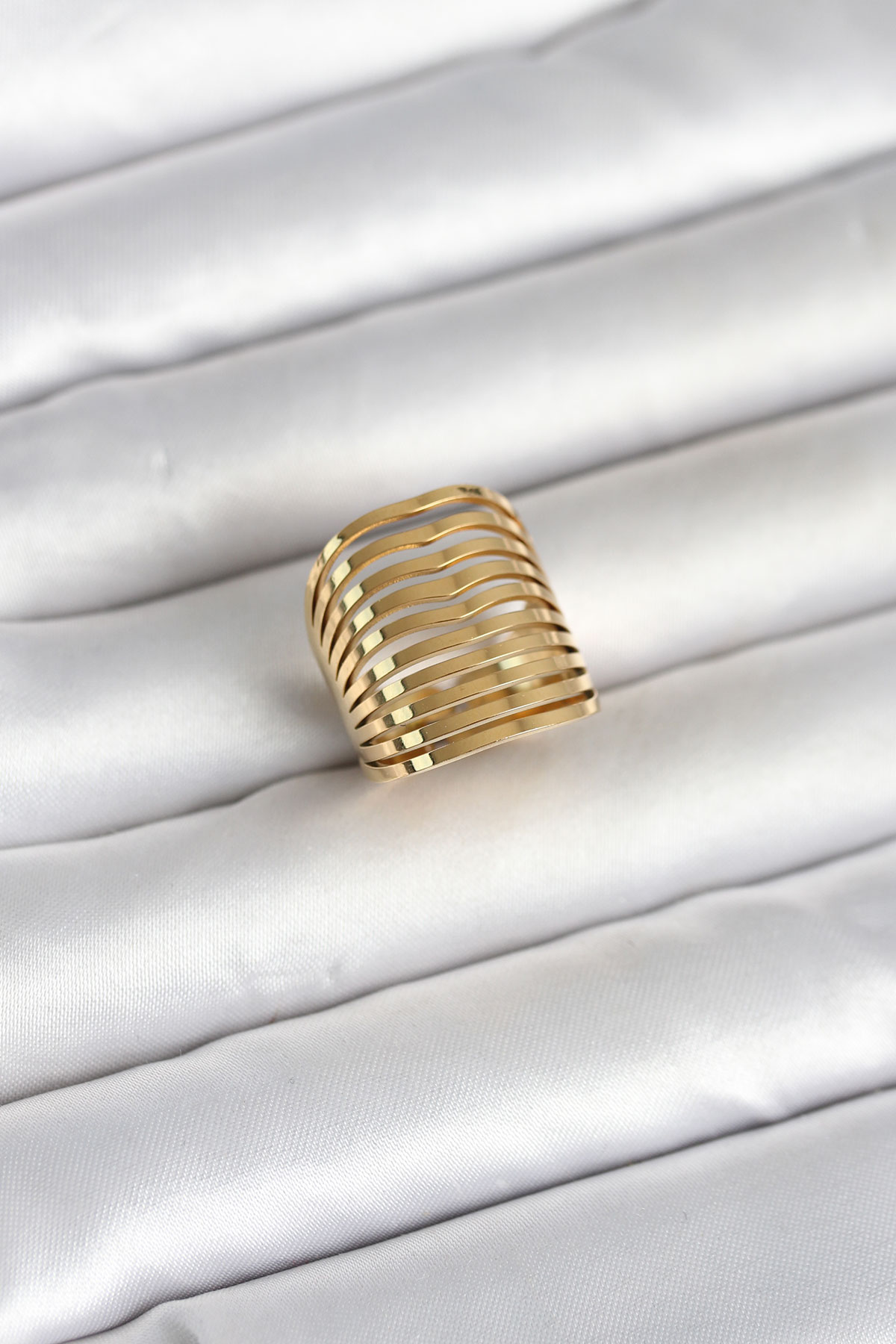 316L Çelik Gold Renk Plaka Model Kadın Yüzük - Lisinya 316L Çelik Gold Renk Plaka Model Kadın Yüzük - Lisinya