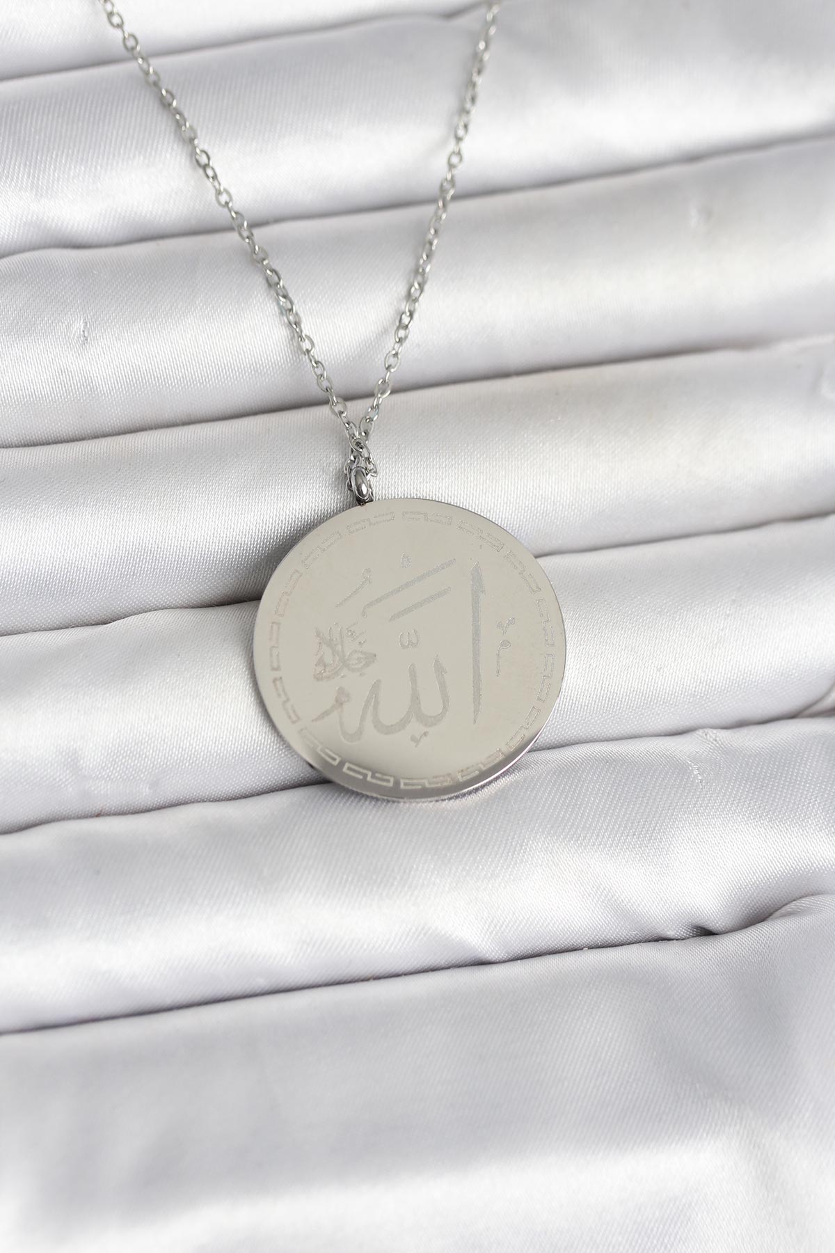 316L Çelik Gümüş Renk Ayetel Kürsi ve Allah Yazılı Kolye - Lisinya